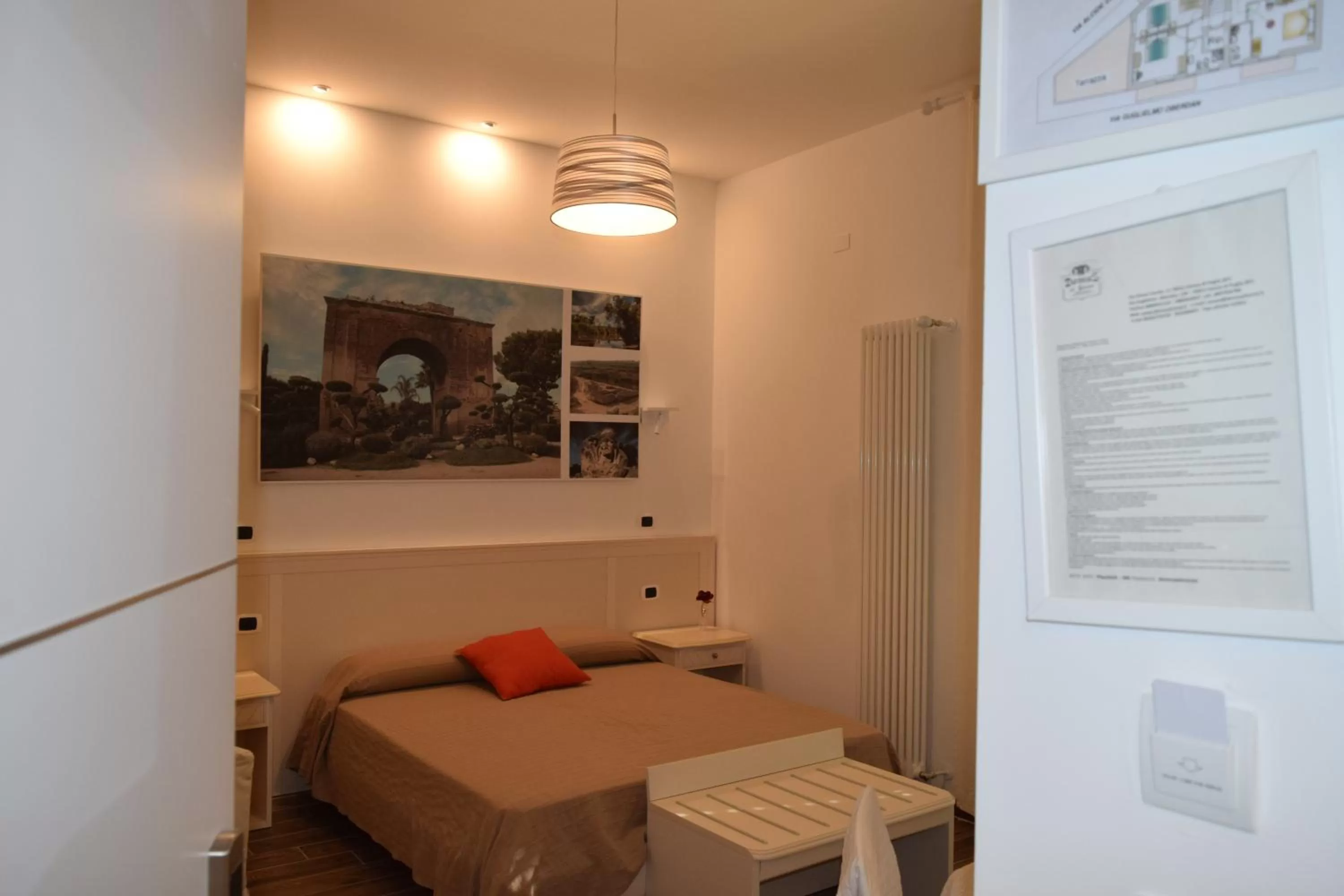 Photo of the whole room, Bed in DomuS al Corso B&B