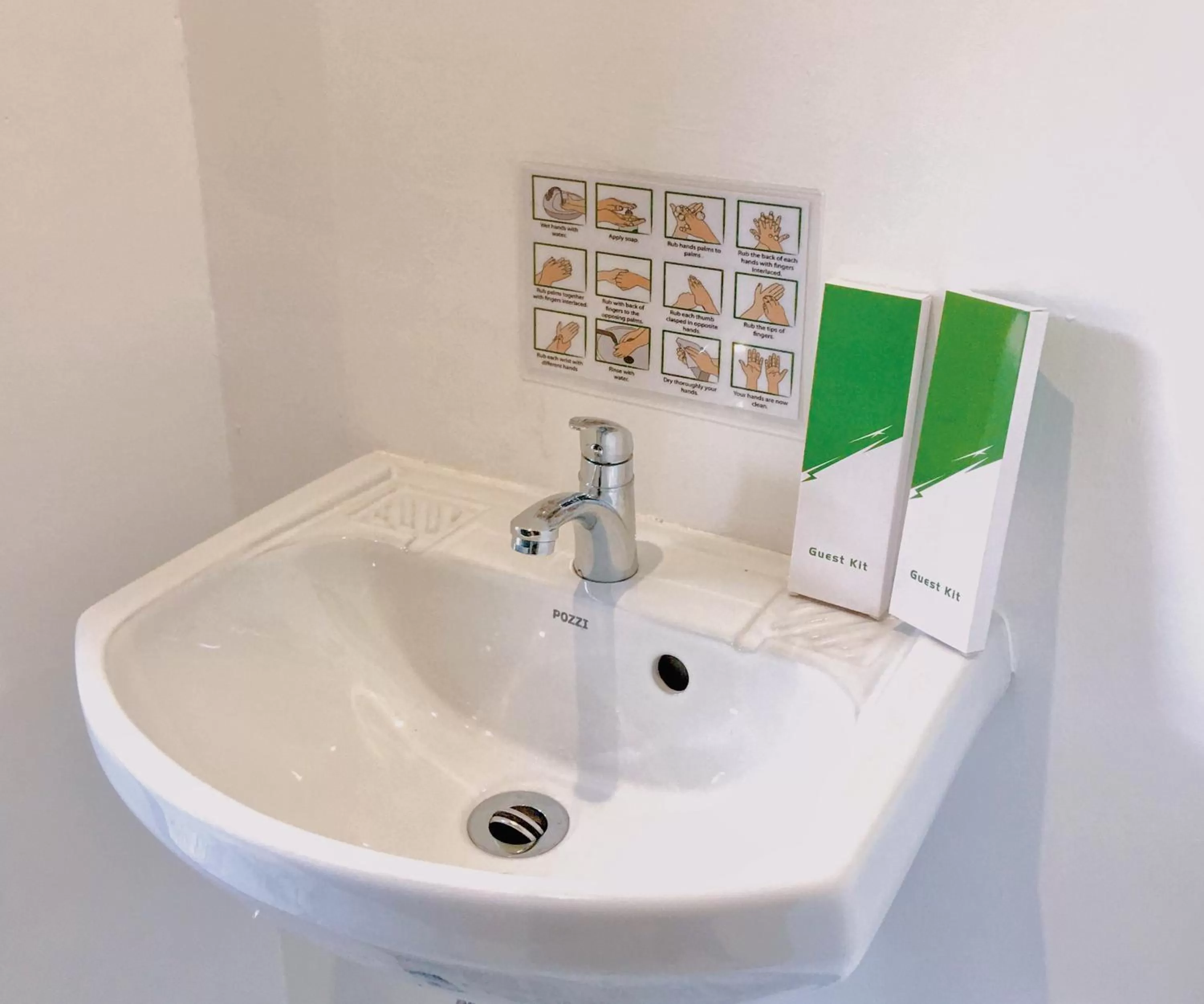 Bathroom in Palmera El Nido Inn