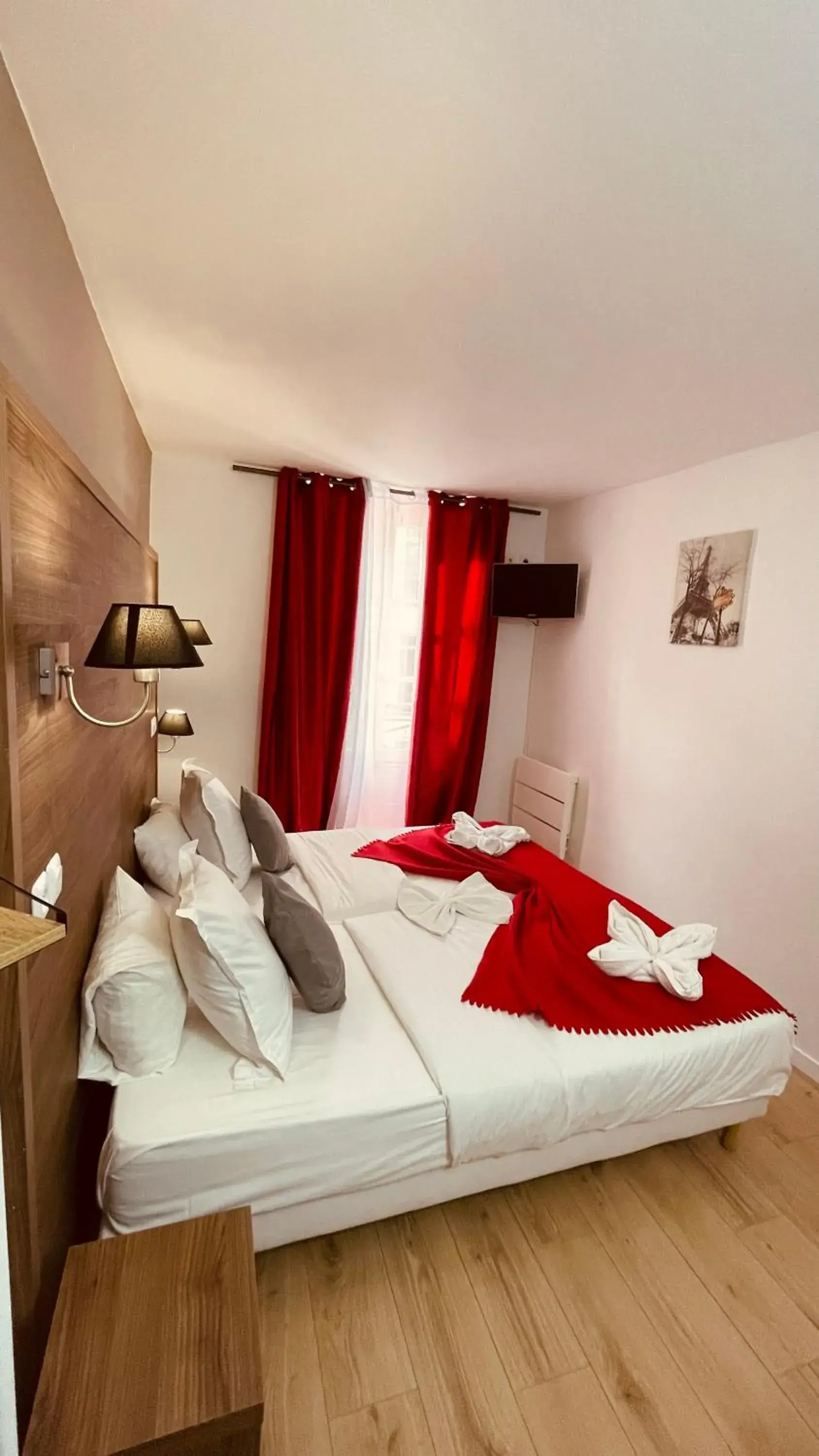 Photo of the whole room, Bed in Jeff Hotel Photo of the whole room, Bed in Jeff Hotel