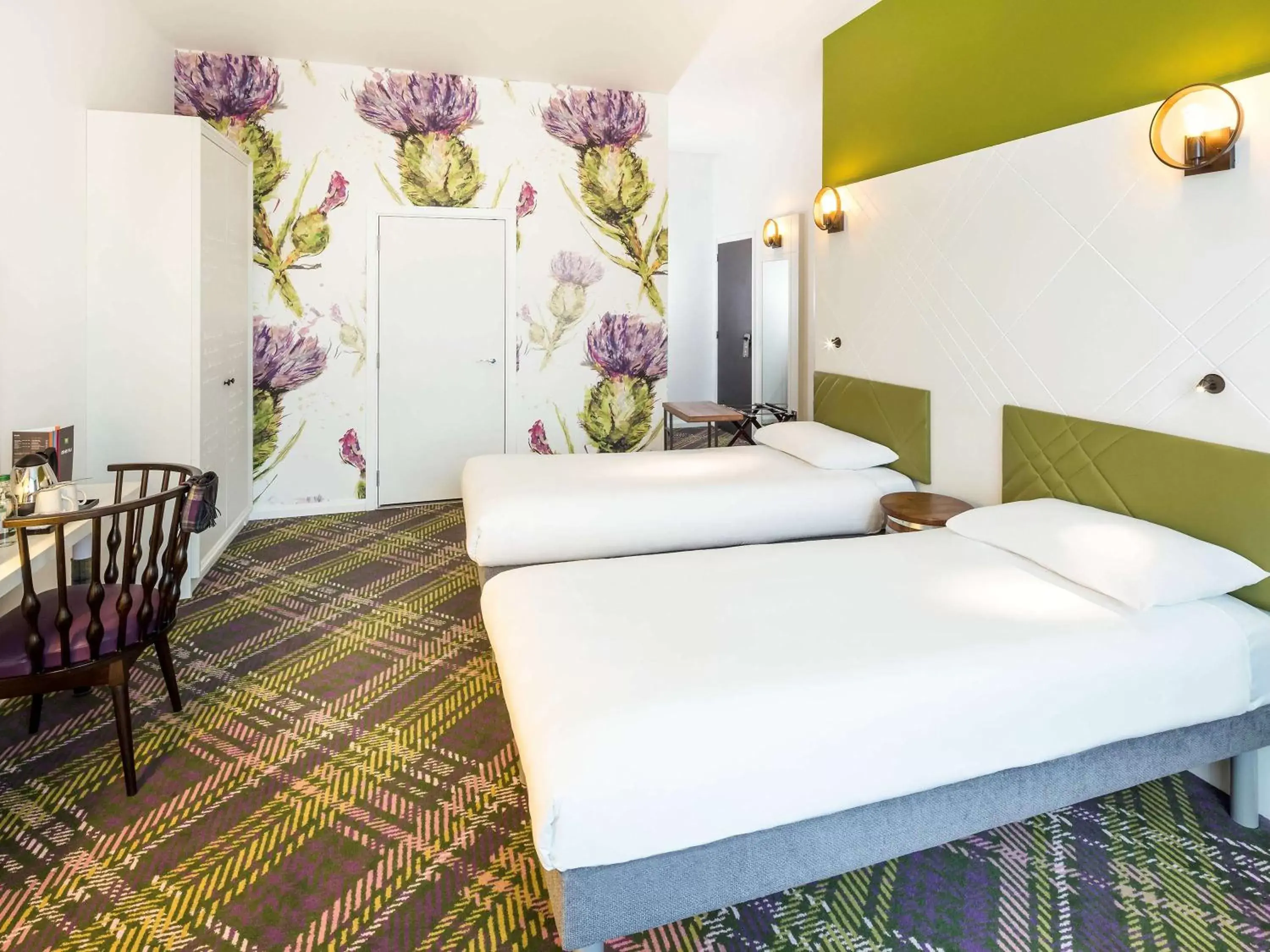 Photo of the whole room, Bed in ibis Styles Edinburgh St Andrew Square