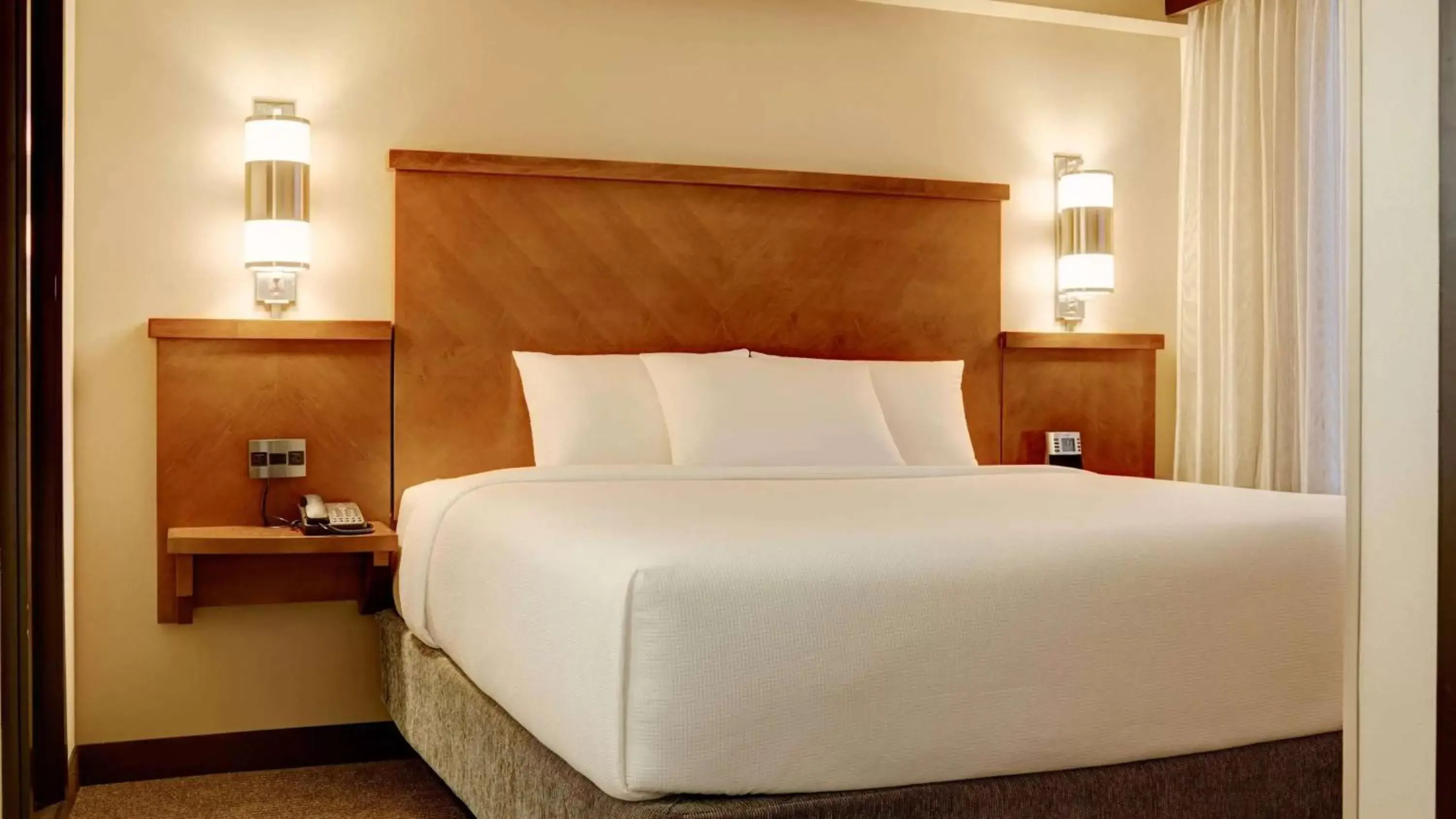 Bedroom, Bed in Hyatt Place Fort Wayne - Northwest