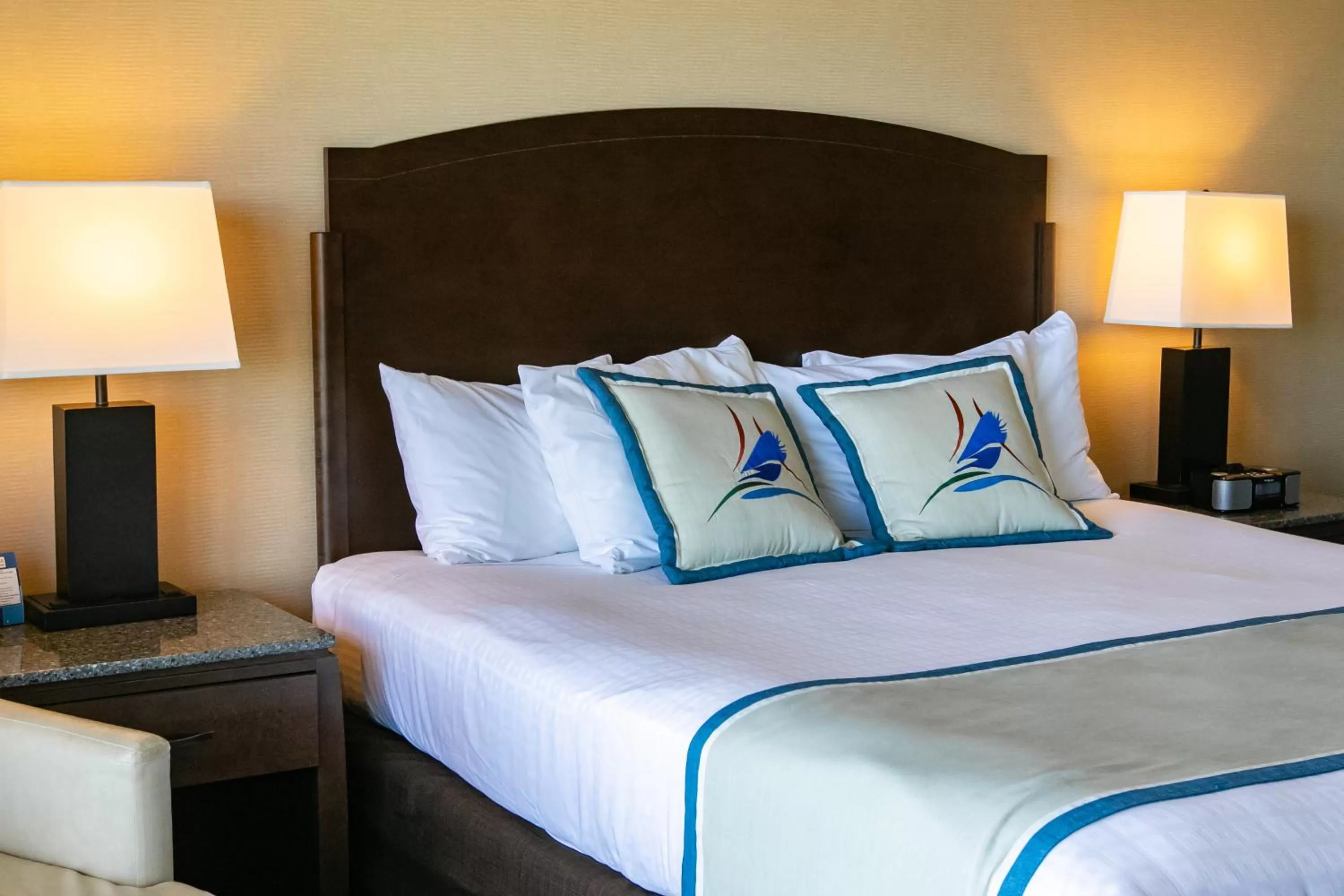 Bed in Swinomish Casino & Lodge