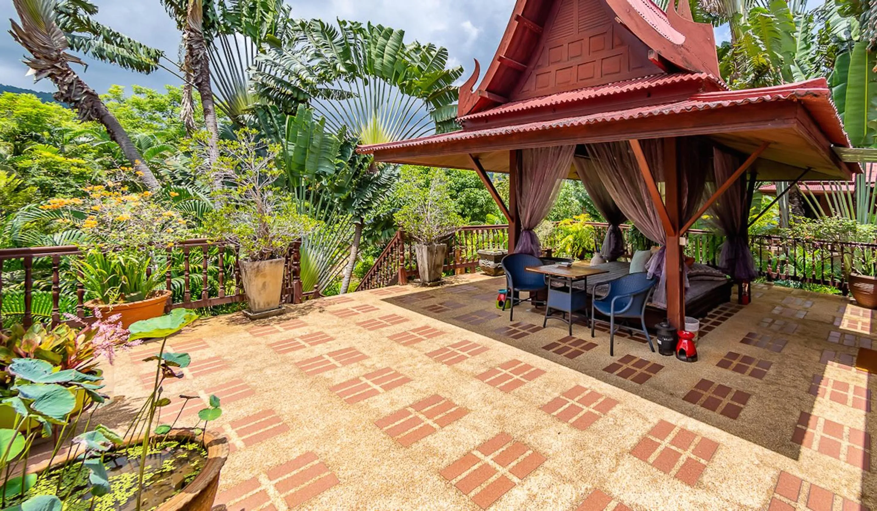 Garden in Ban Kaew Villas