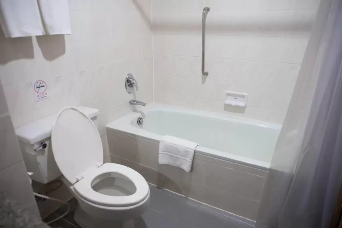Bathroom in Chiangmai Grandview Hotel & Convention Center - SHA Extra Plus