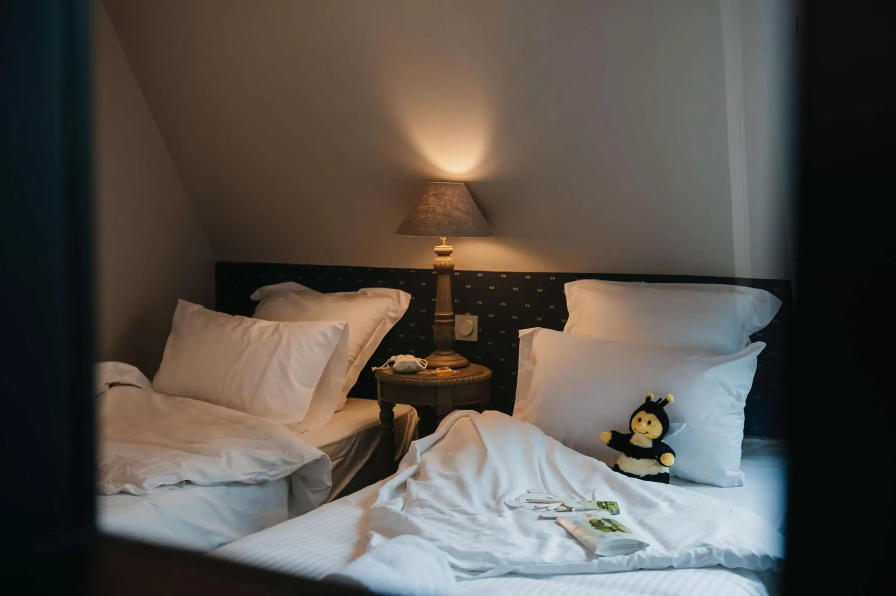 Photo of the whole room, Bed in Hotel la Robeyere; BW Signature Collection Photo of the whole room, Bed in Hotel la Robeyere; BW Signature Collection