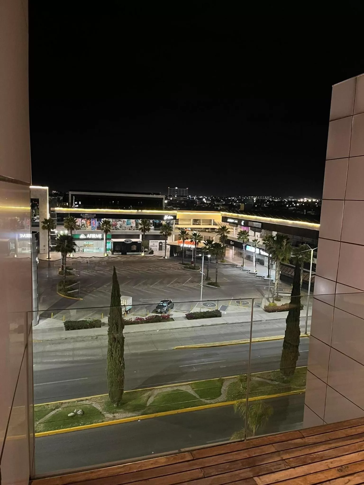 Night in Zújmú Business Boutique Hotel