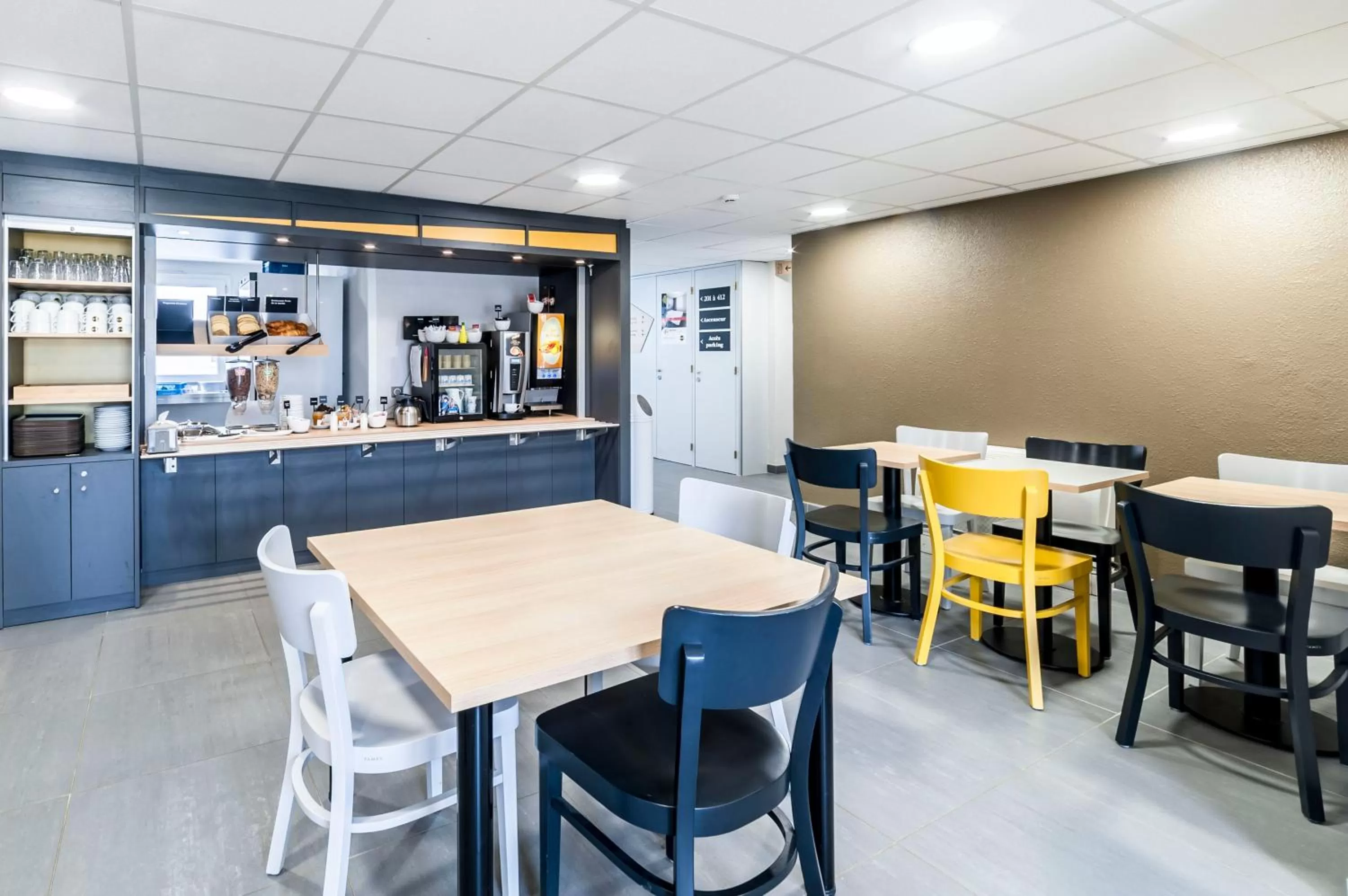 Buffet breakfast in B&B HOTEL Chalon-Sur-Saone Sud