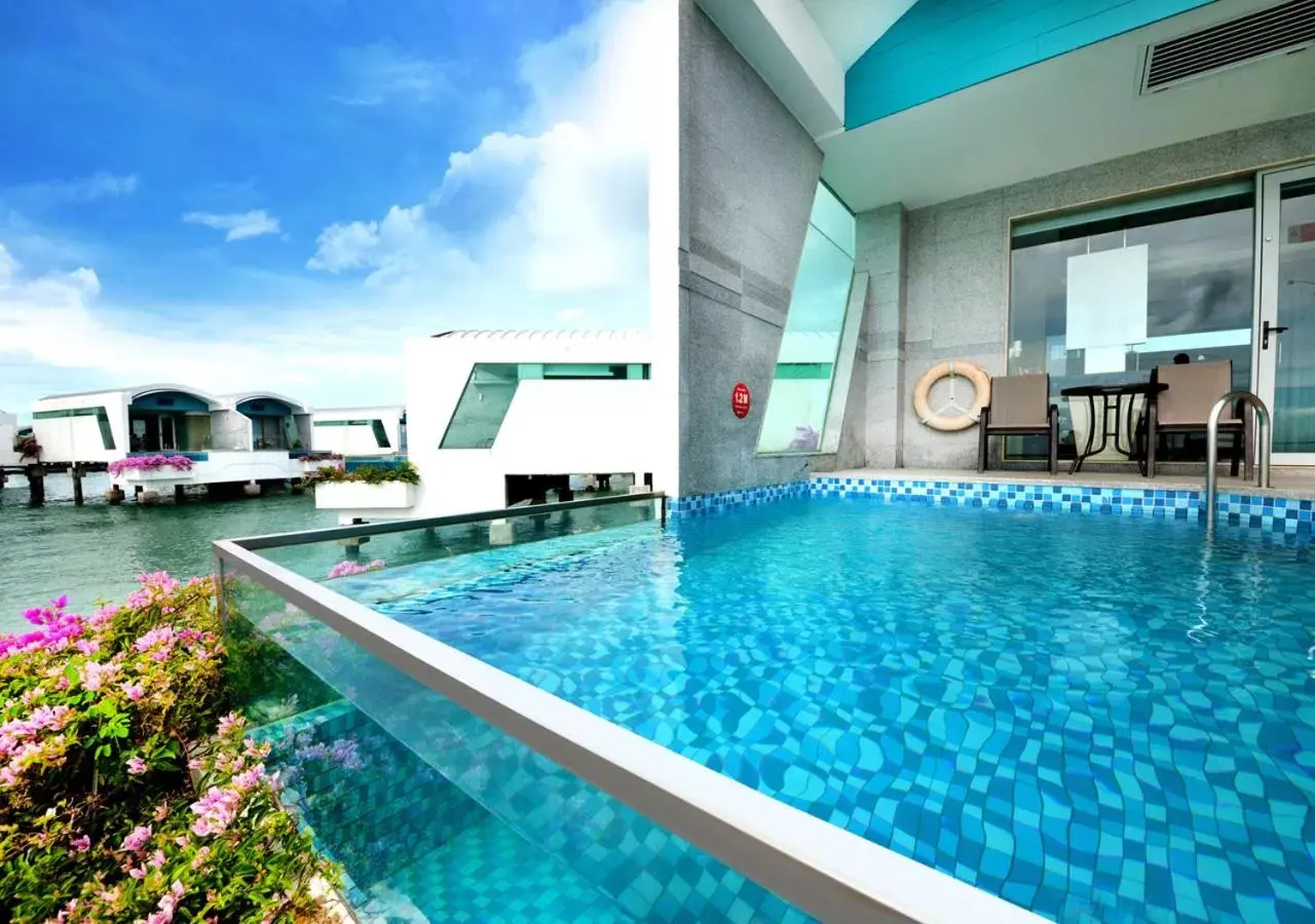 Photo of the whole room, Swimming Pool in Lexis Hibiscus Port Dickson