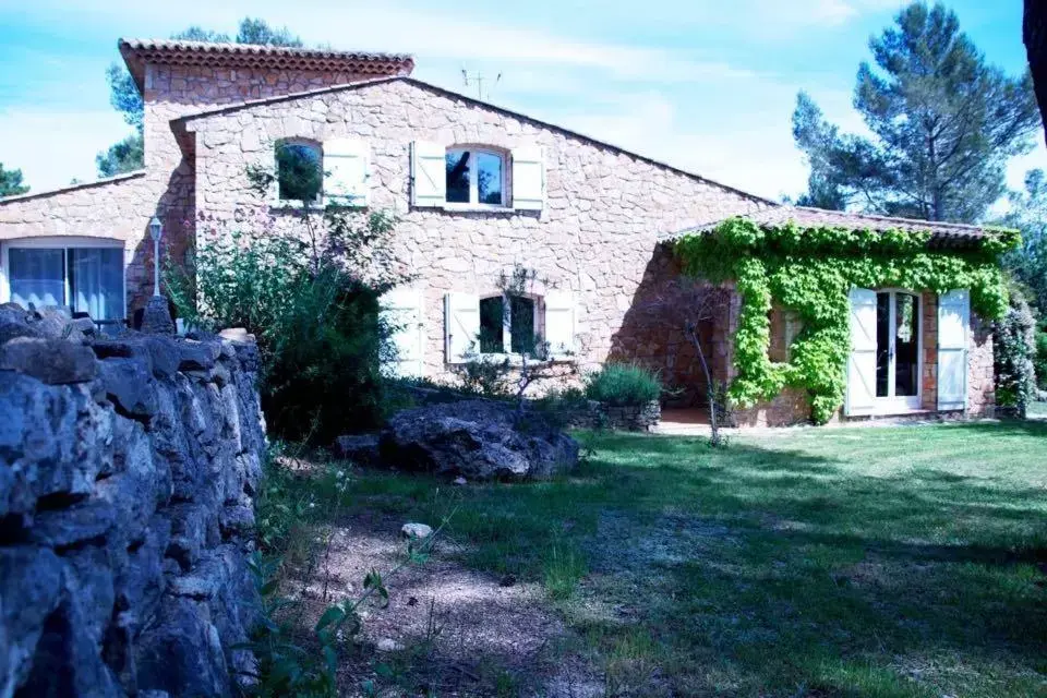 Property Building in Bastide de l'Ovalie