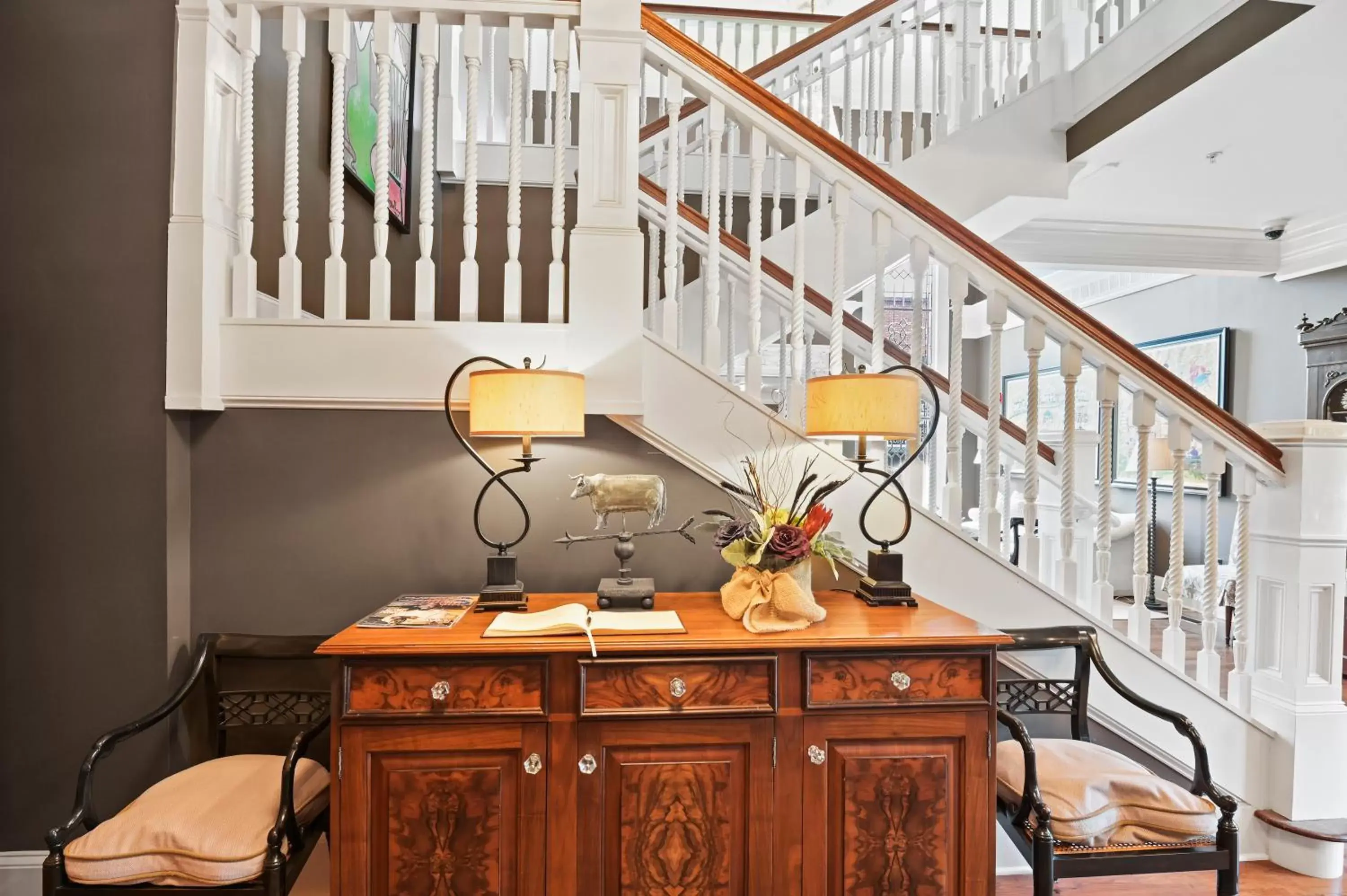 Lobby or reception, Kitchen/Kitchenette in The James Madison Inn