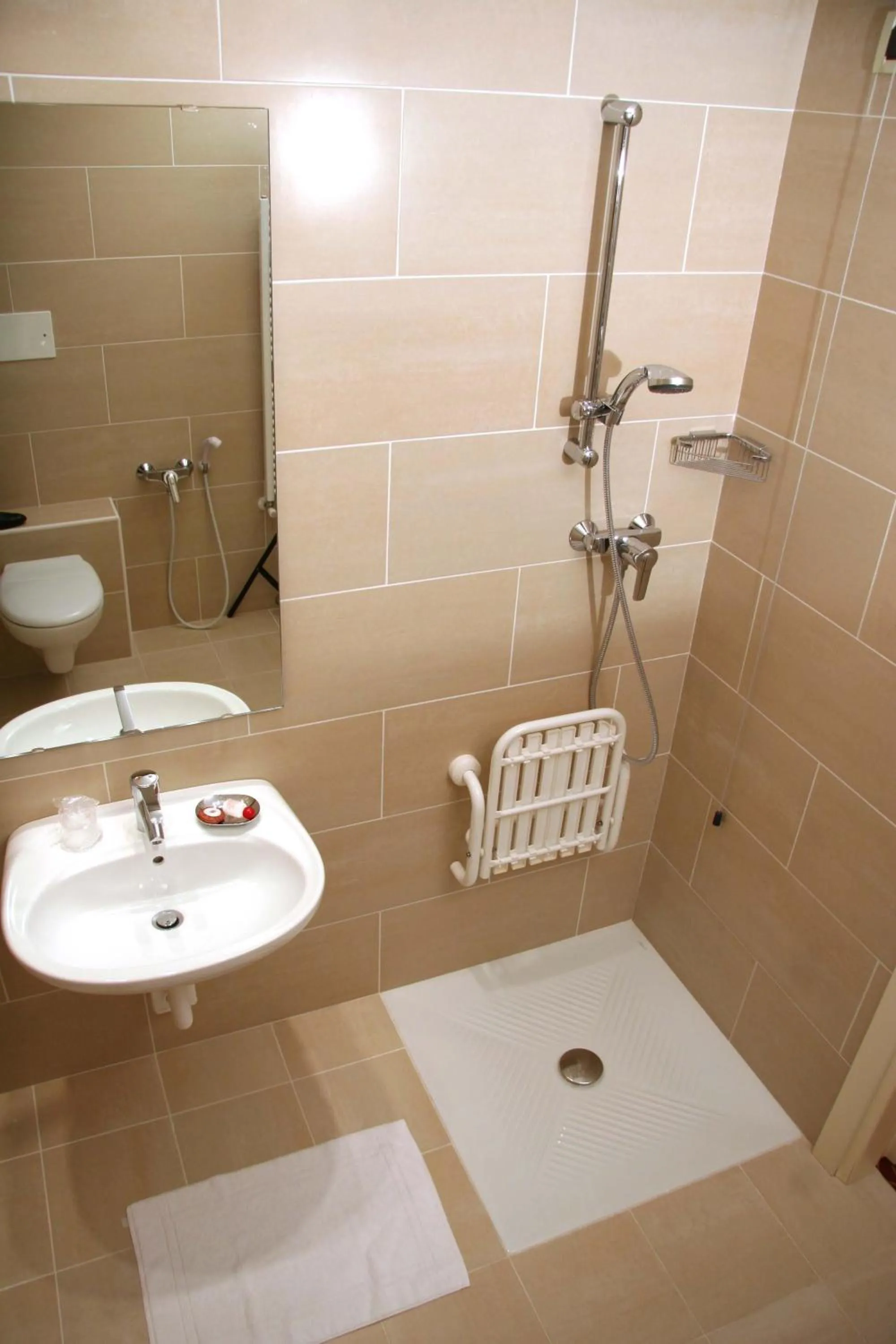 Bathroom in Hotel Roma