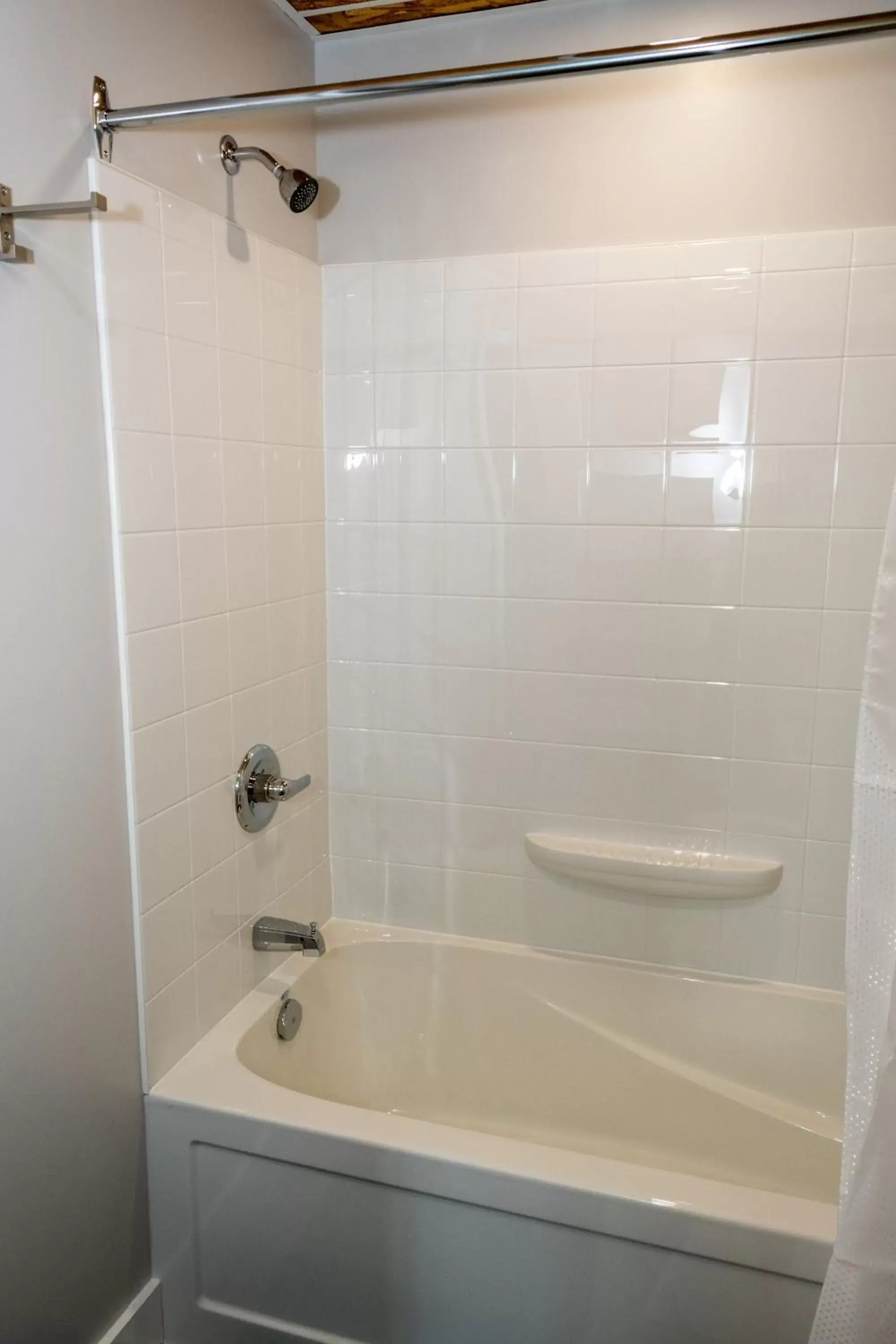 Shower, Bathroom in Morel Executive Suites