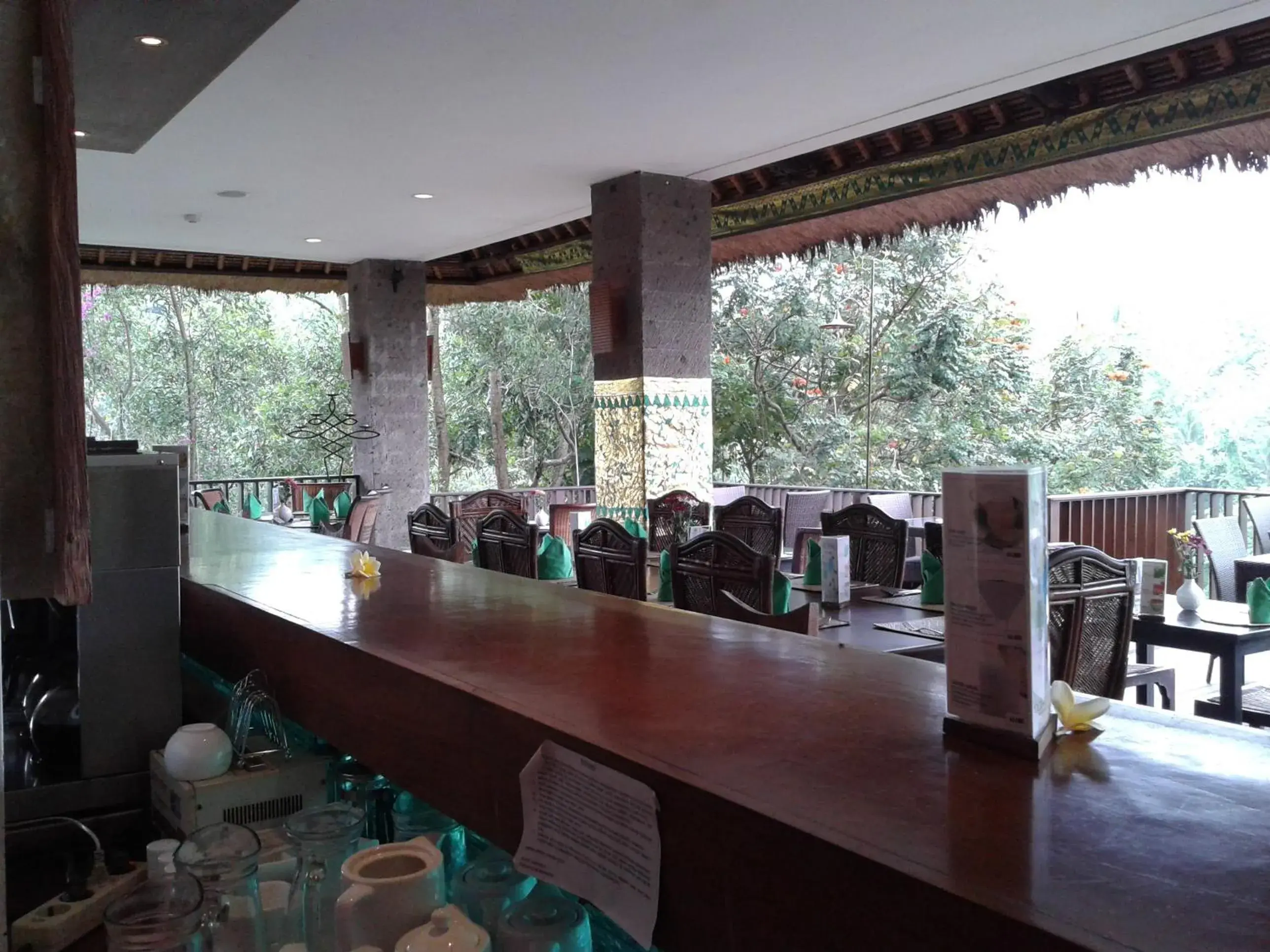 Restaurant/places to eat in Anahata Villas and Spa Resort