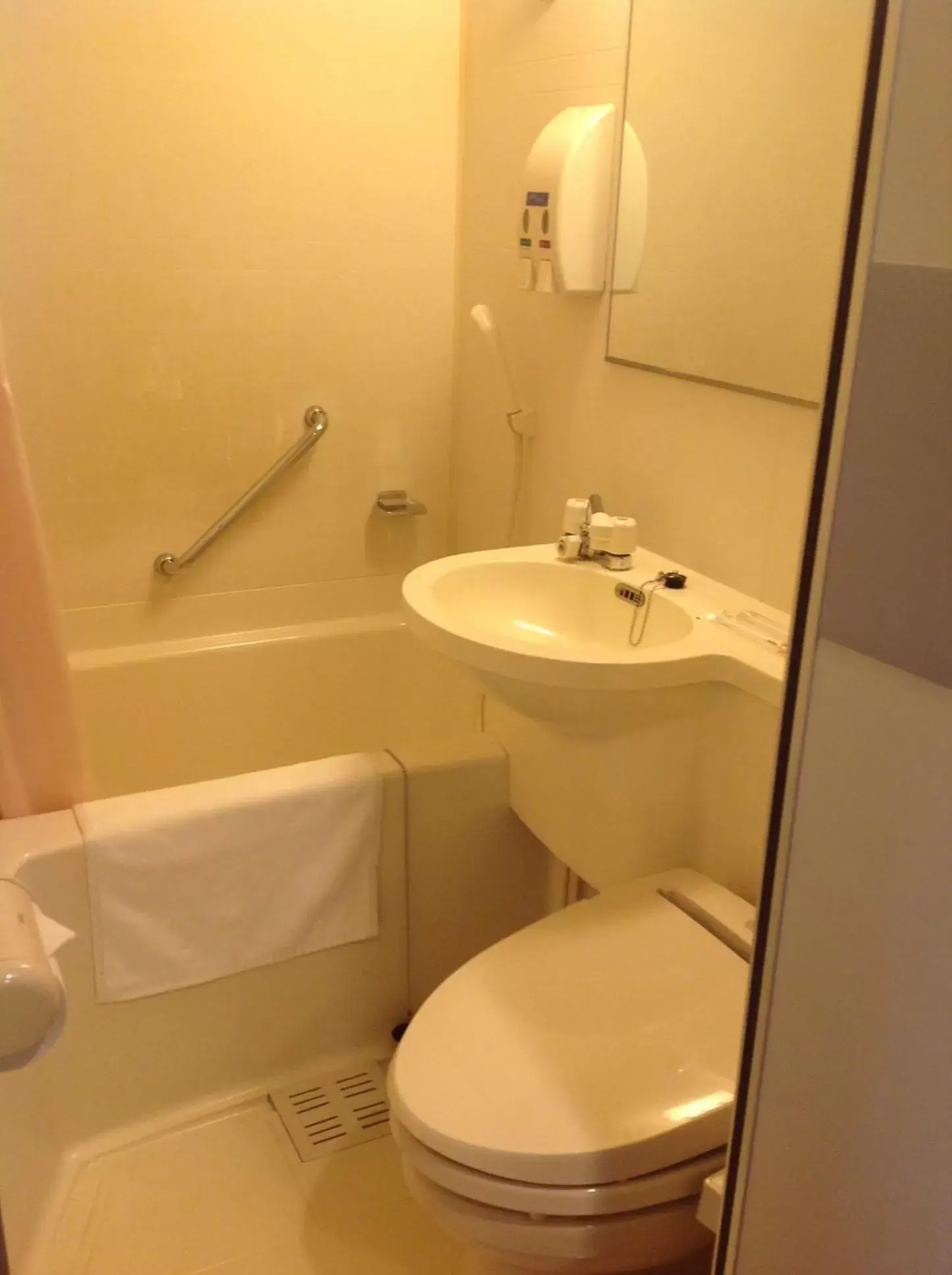 Bathroom in Hotel 1-2-3 Shimada