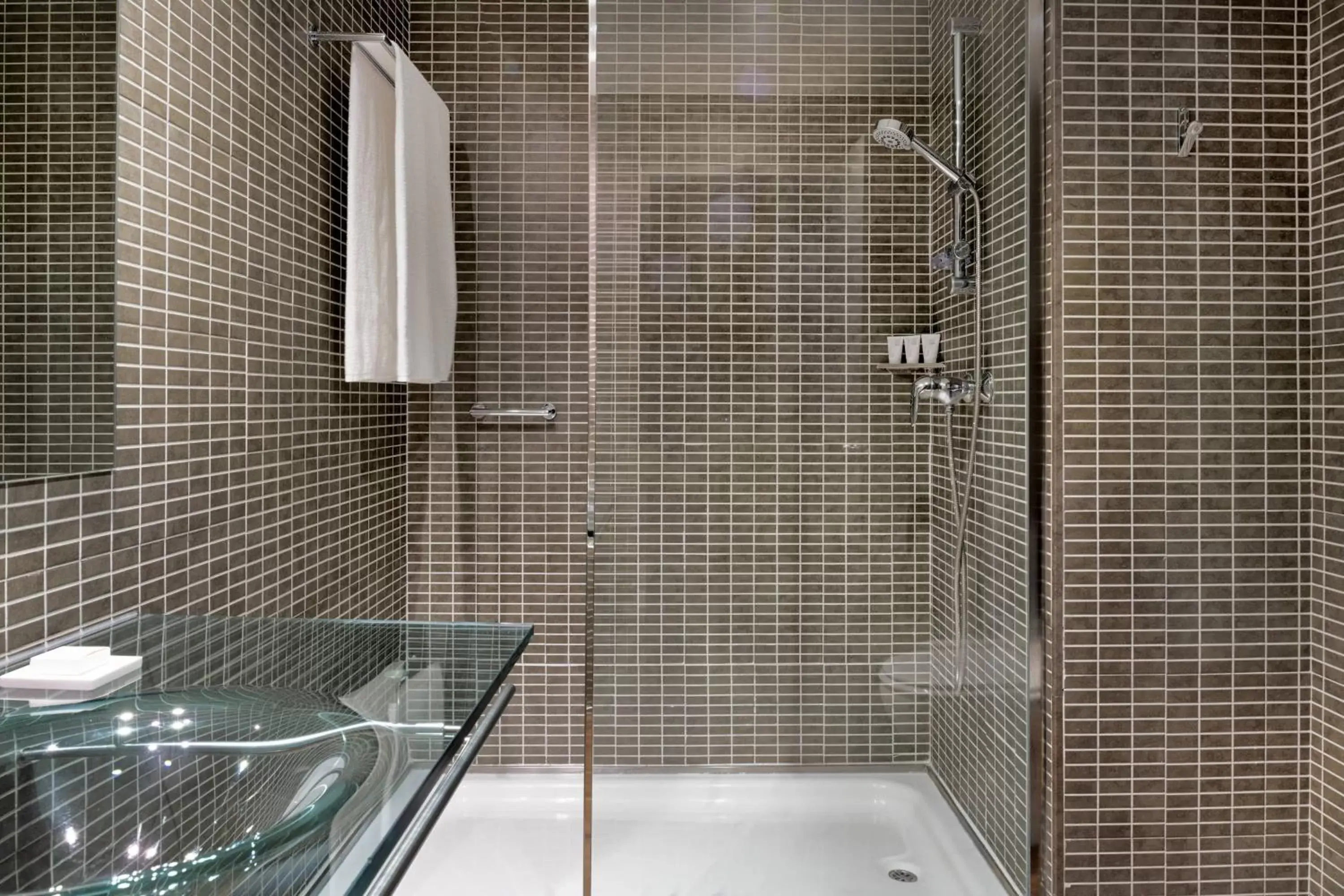 Bathroom in AC Hotel Algeciras by Marriott