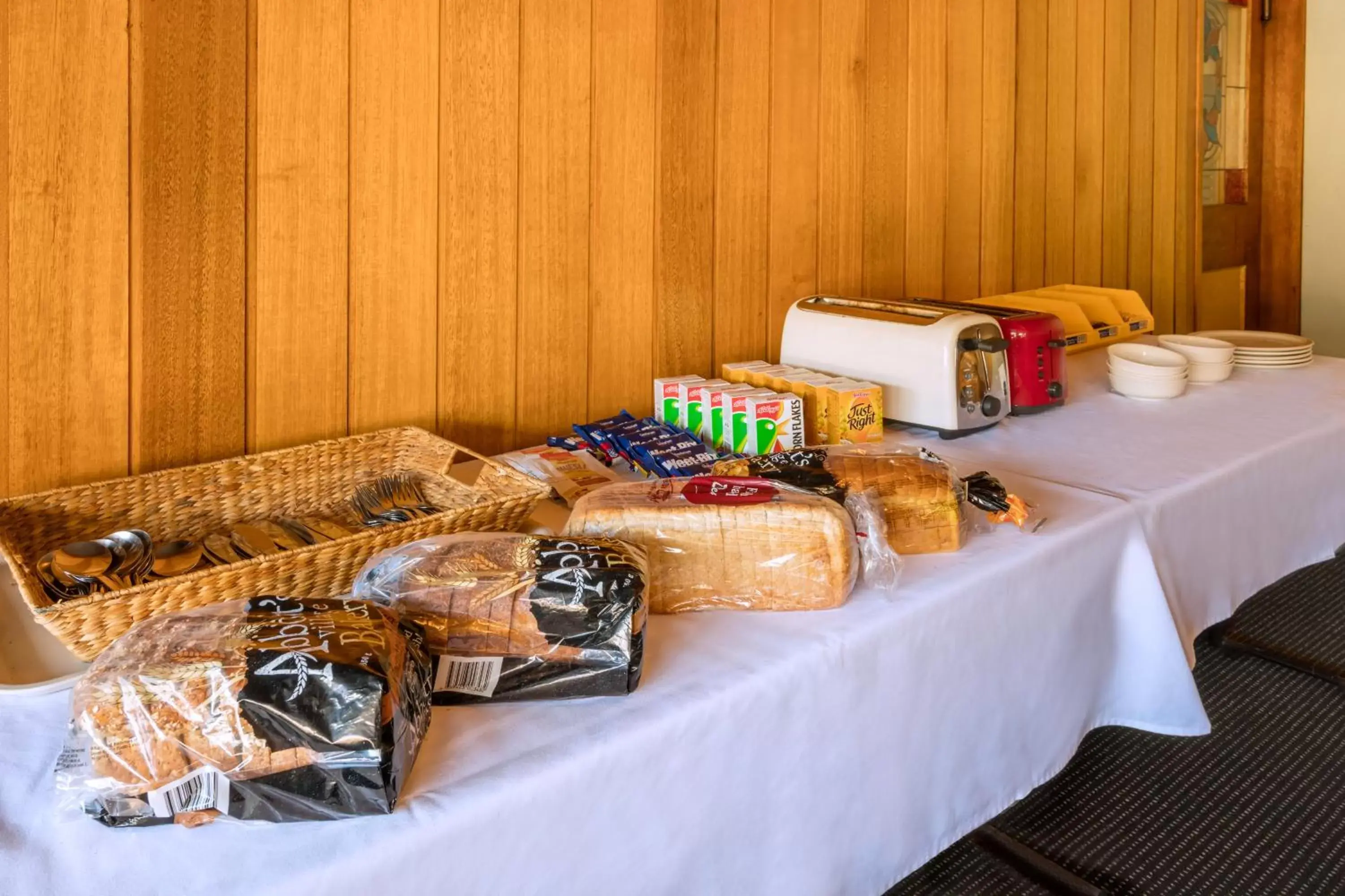 Continental breakfast in Best Western Governor Gipps Motor Inn