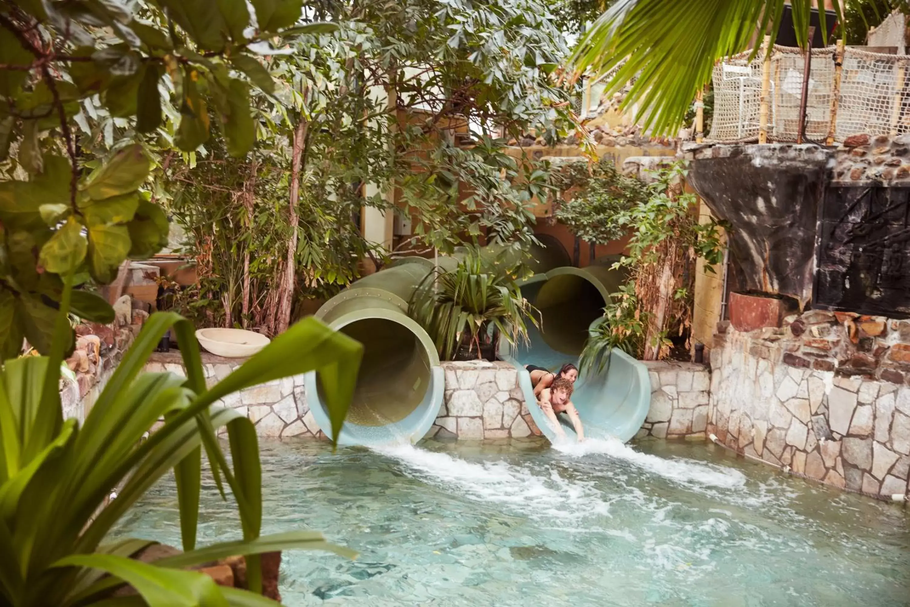 Swimming pool in Hotel Eemhof by Center Parcs