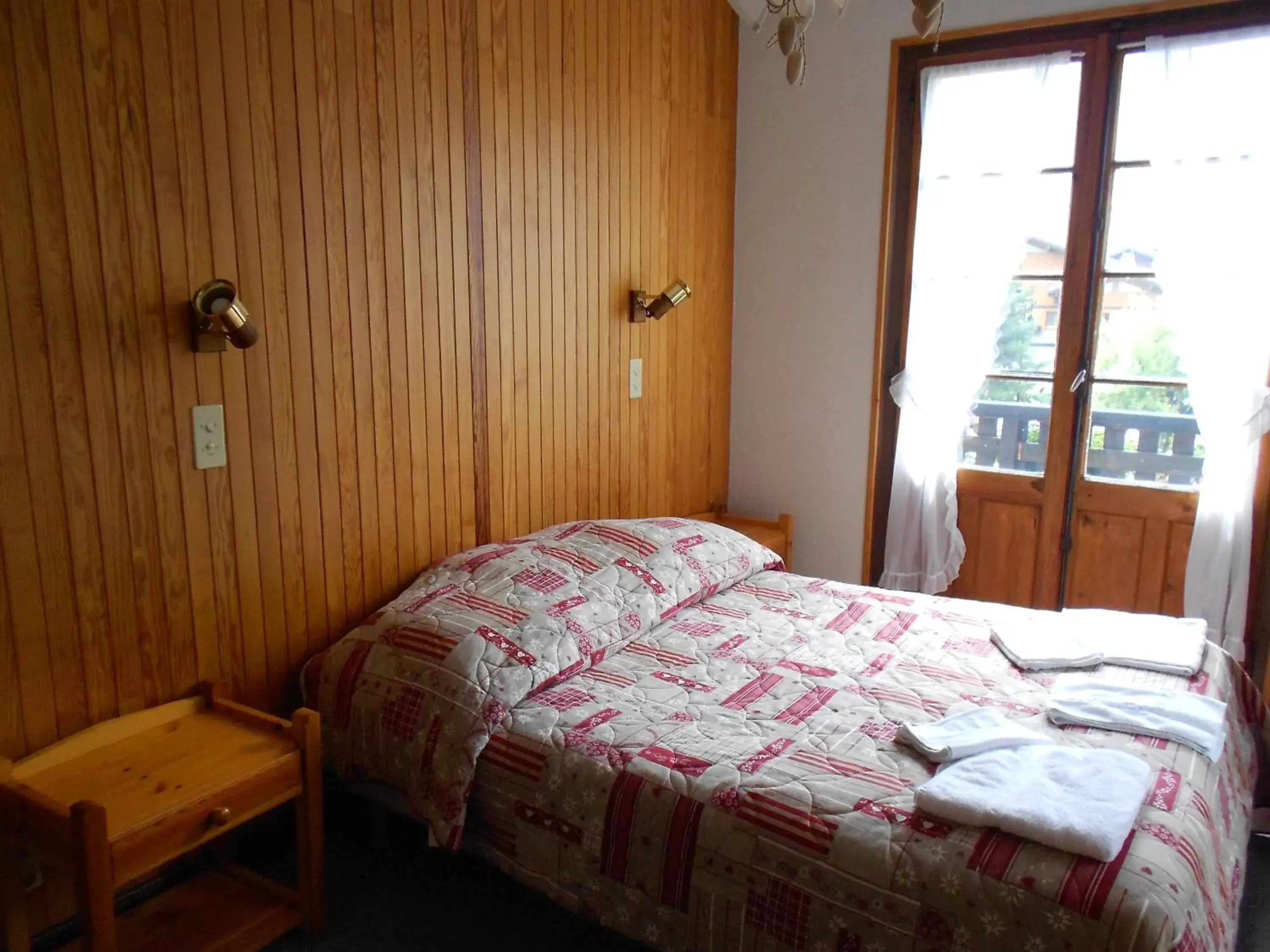 Photo of the whole room, Bed in Bonne Valette