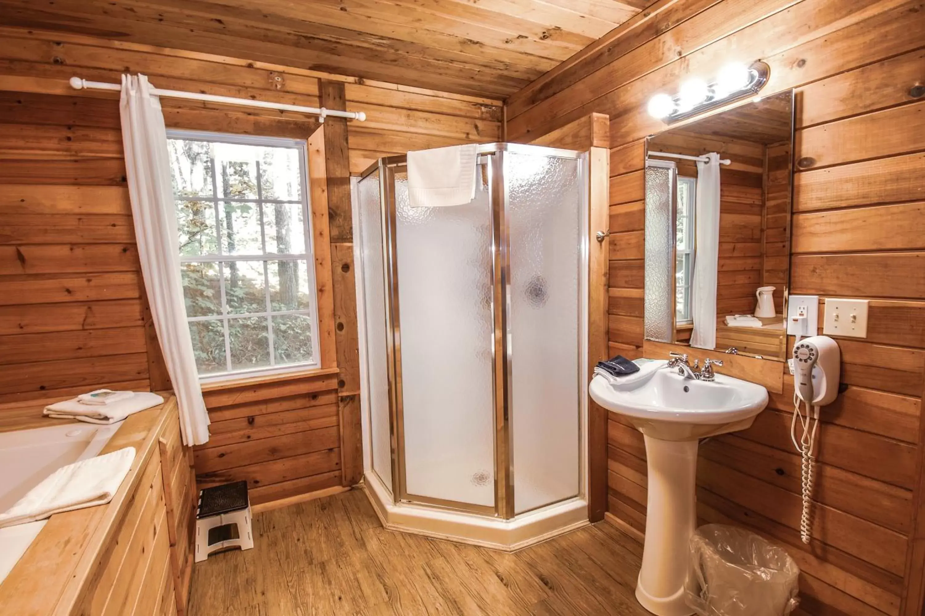 Shower, Bathroom in Paradise Hills, Winery Resort & Spa