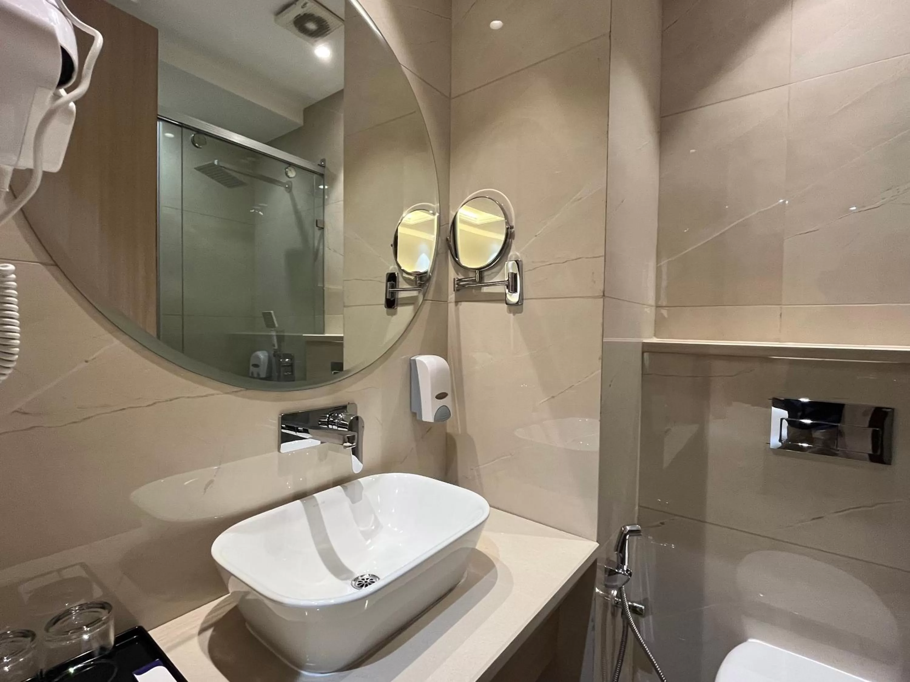 Bathroom in RRV Hotel