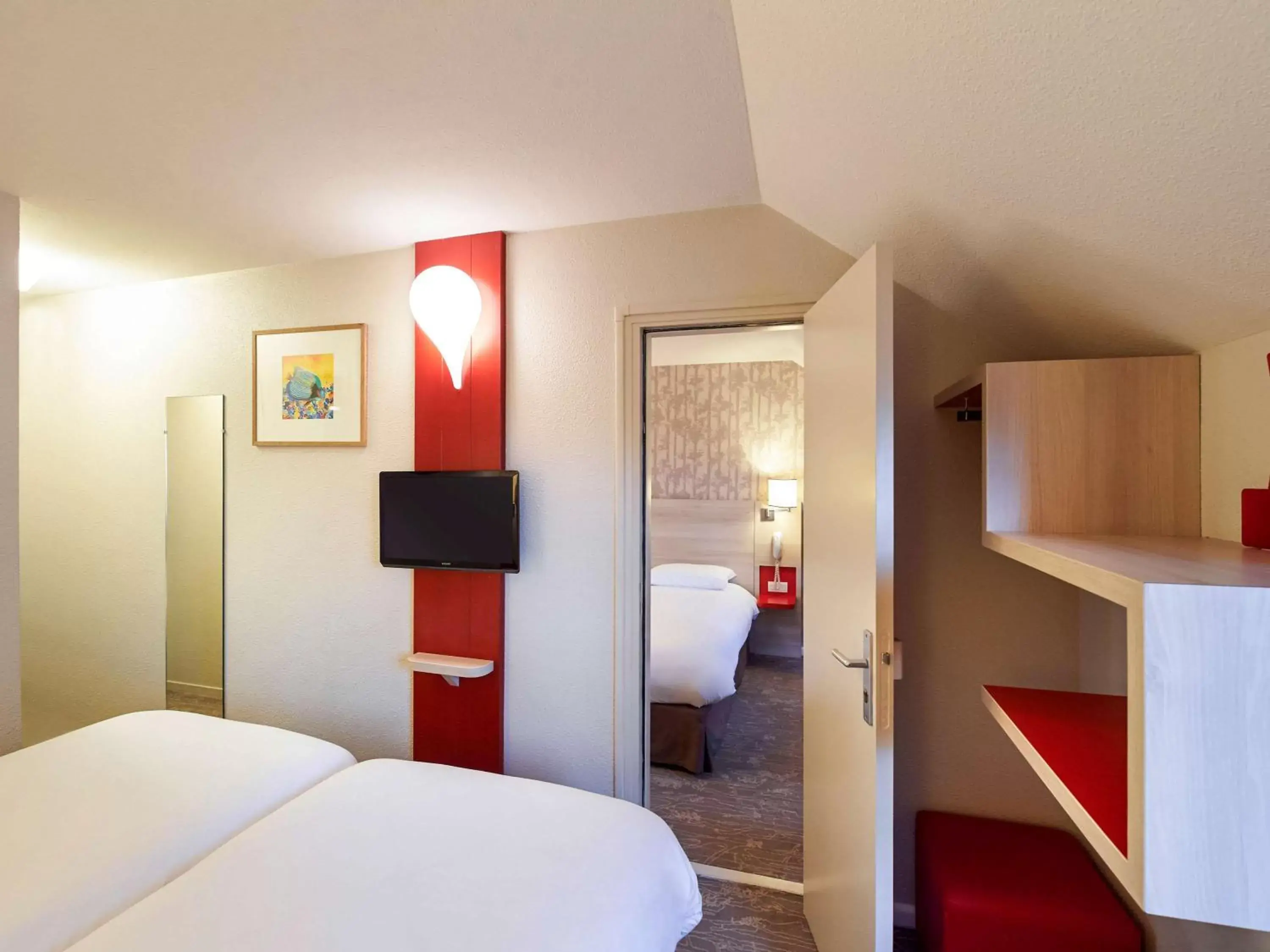 Photo of the whole room, Bed in ibis Styles Ouistreham Photo of the whole room, Bed in ibis Styles Ouistreham
