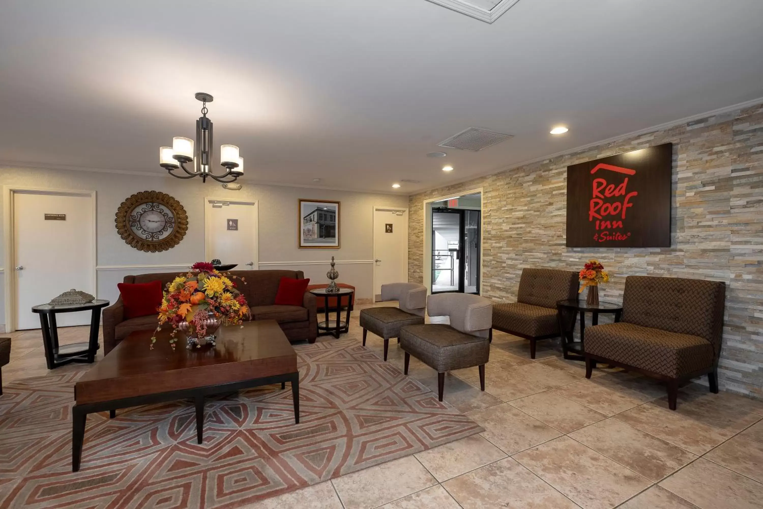 Lobby or reception, Lounge/Bar in Red Roof Inn Dothan