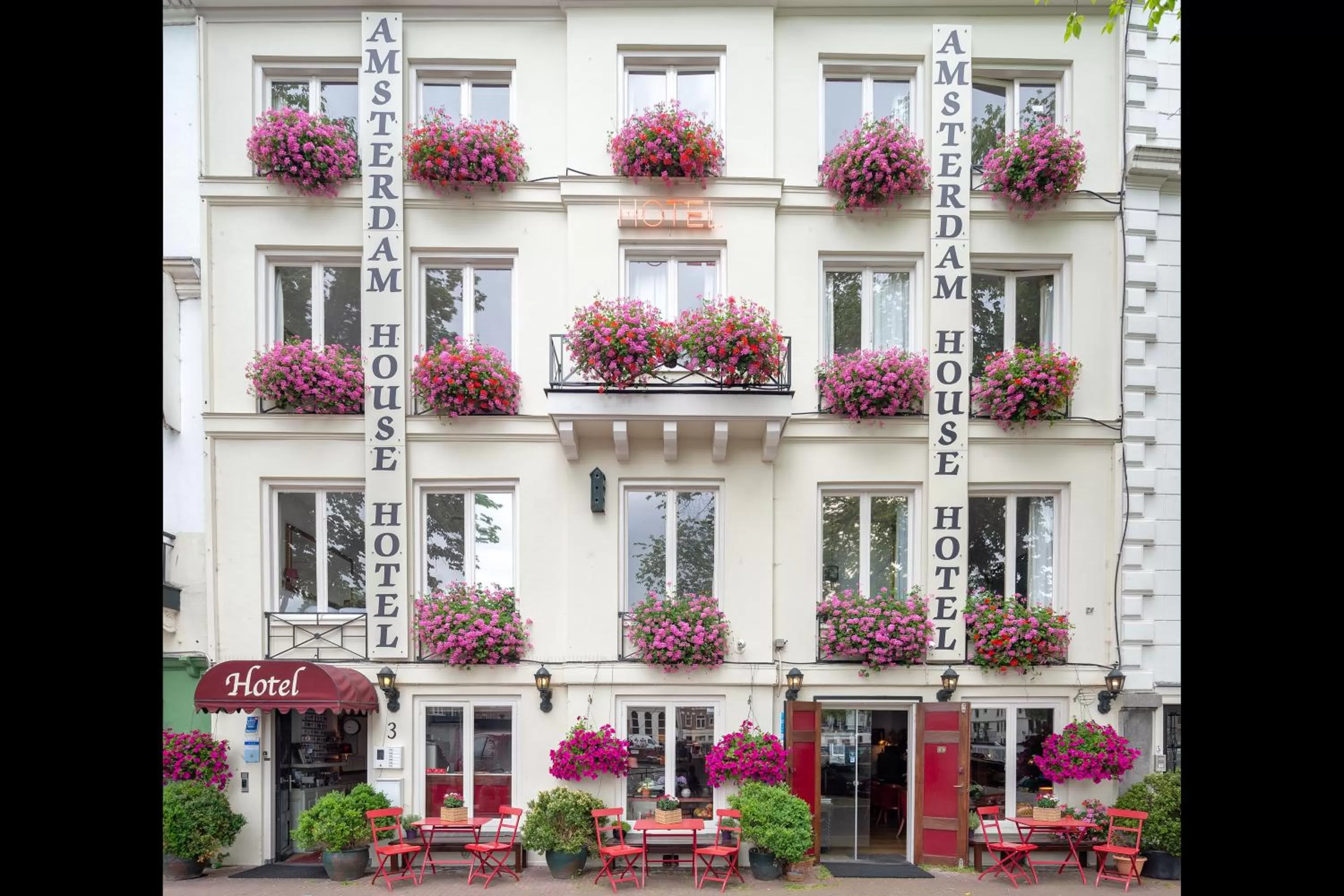 Facade/entrance in Amsterdam House Hotel