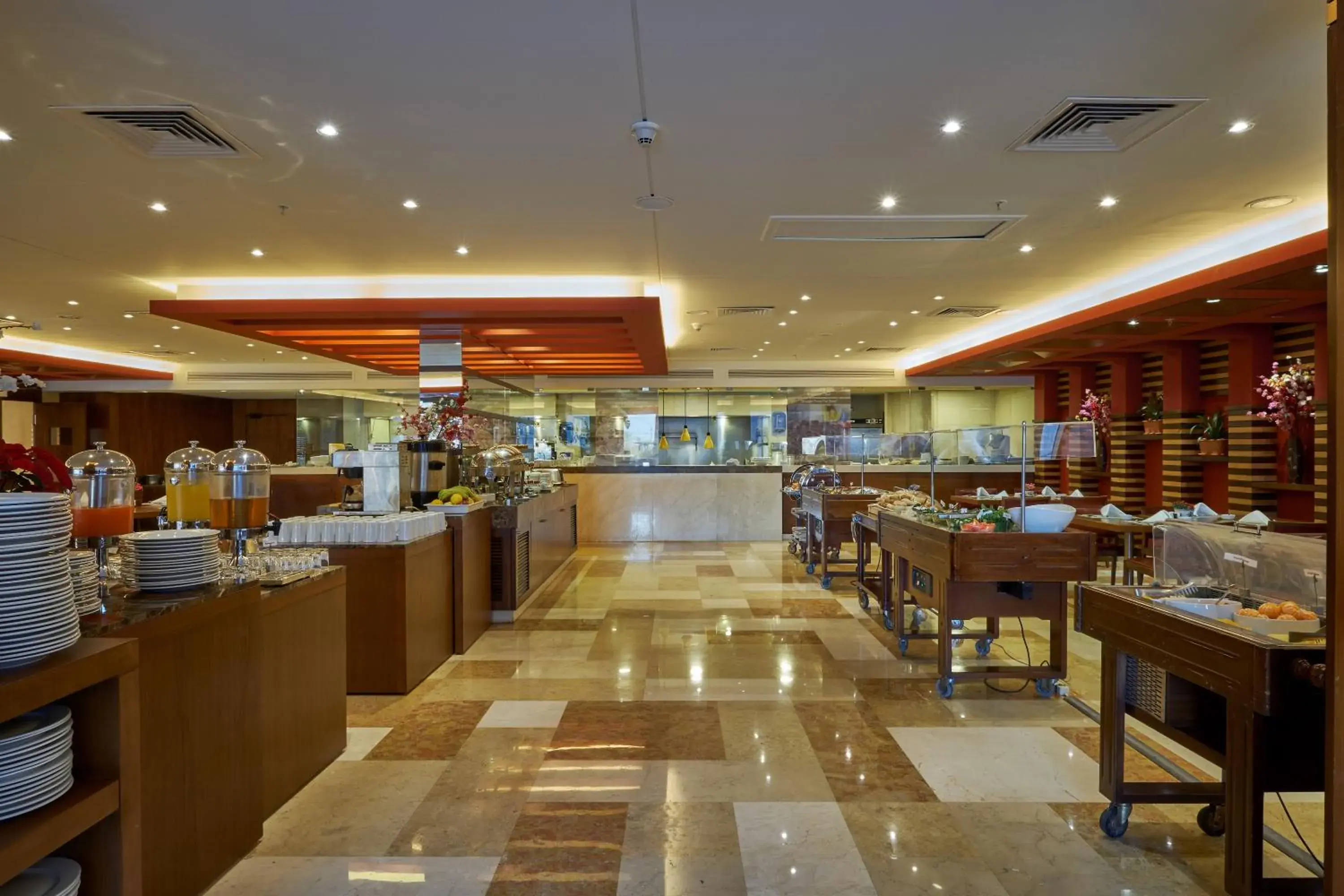 Buffet breakfast, Restaurant/Places to Eat in Coral Beach Hotel And Resort Beirut