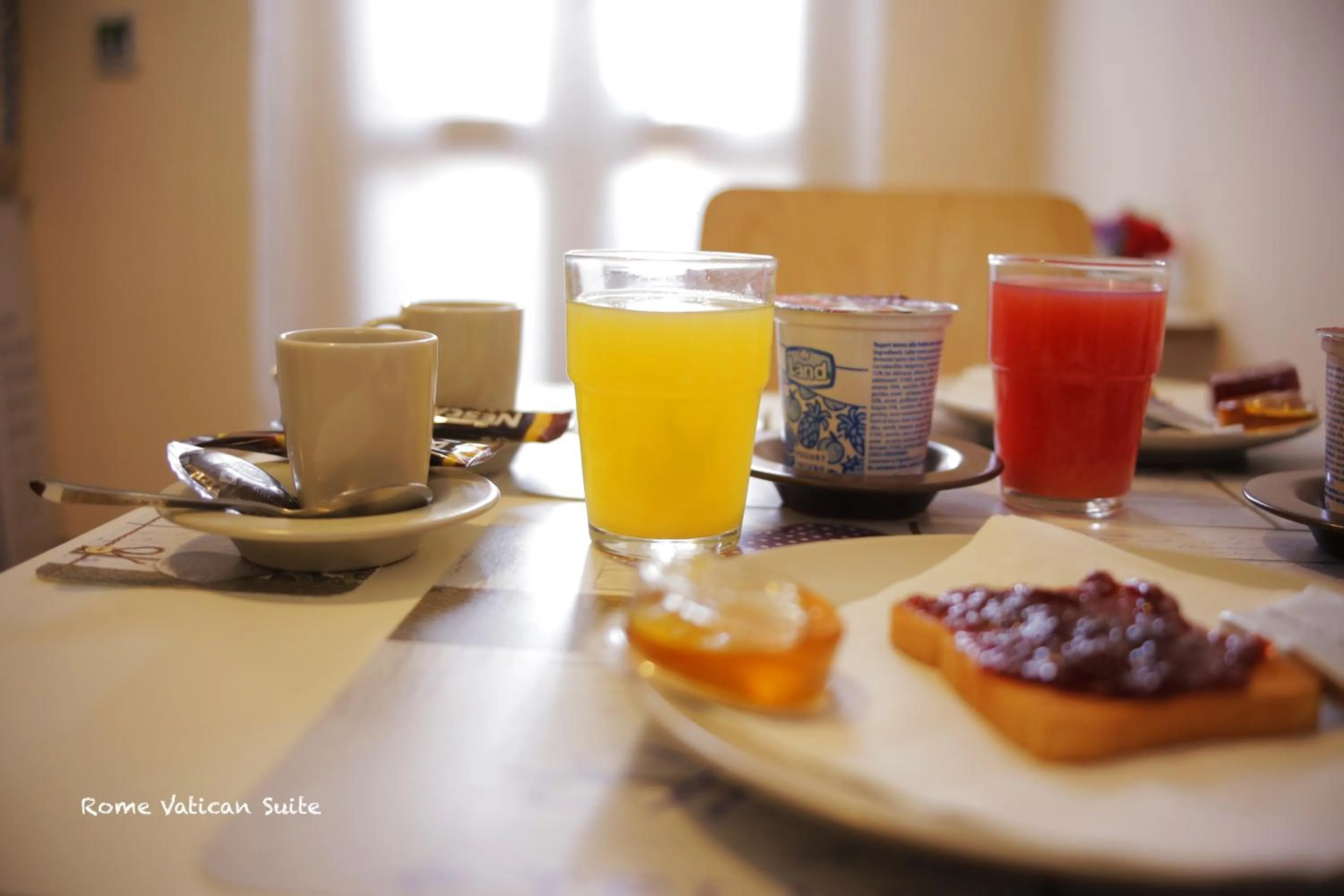 Drinks in Rome Vatican Suite