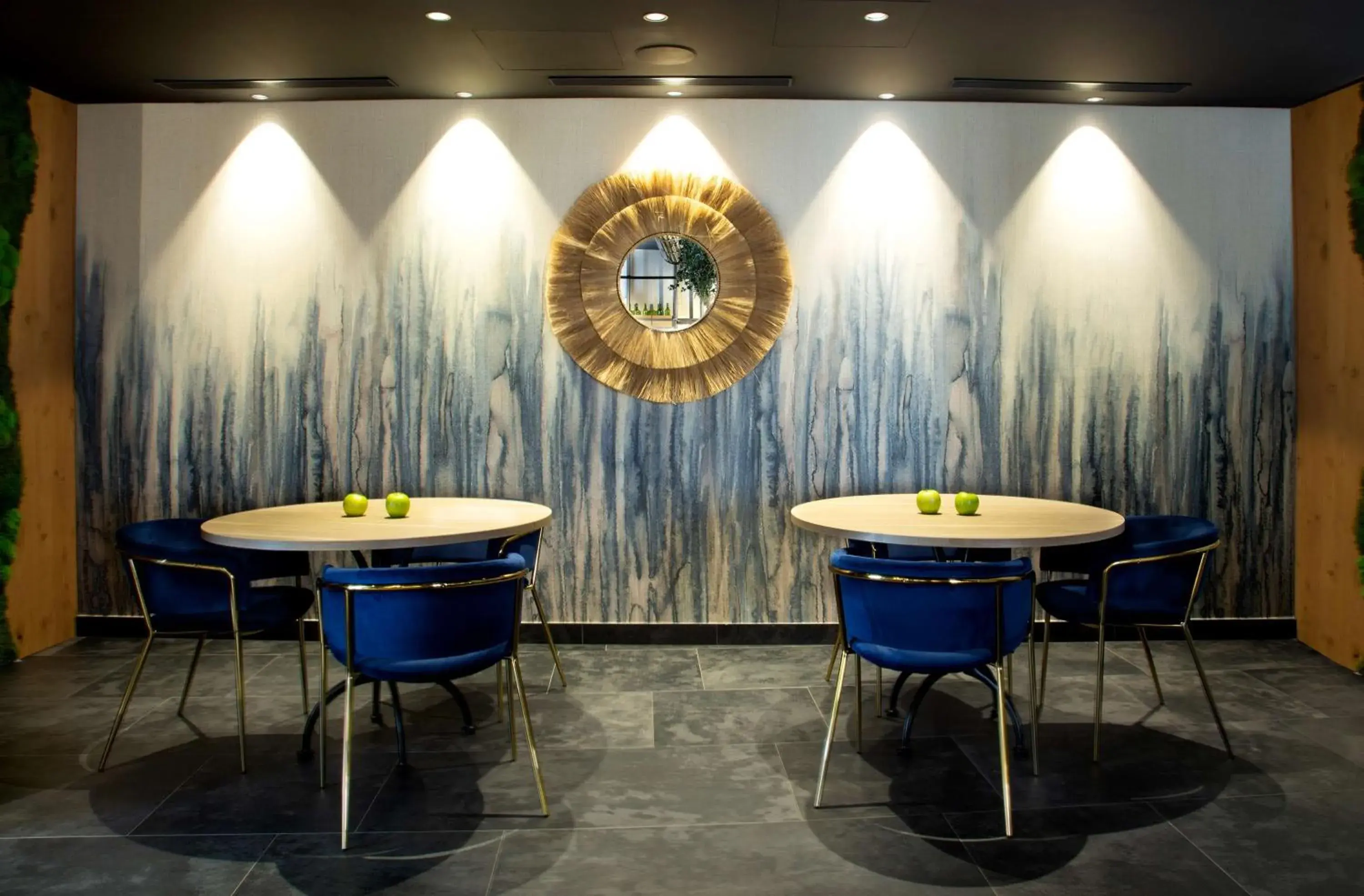 Restaurant/places to eat, Dining Area in Atocha Hotel Madrid, Tapestry Collection by Hilton