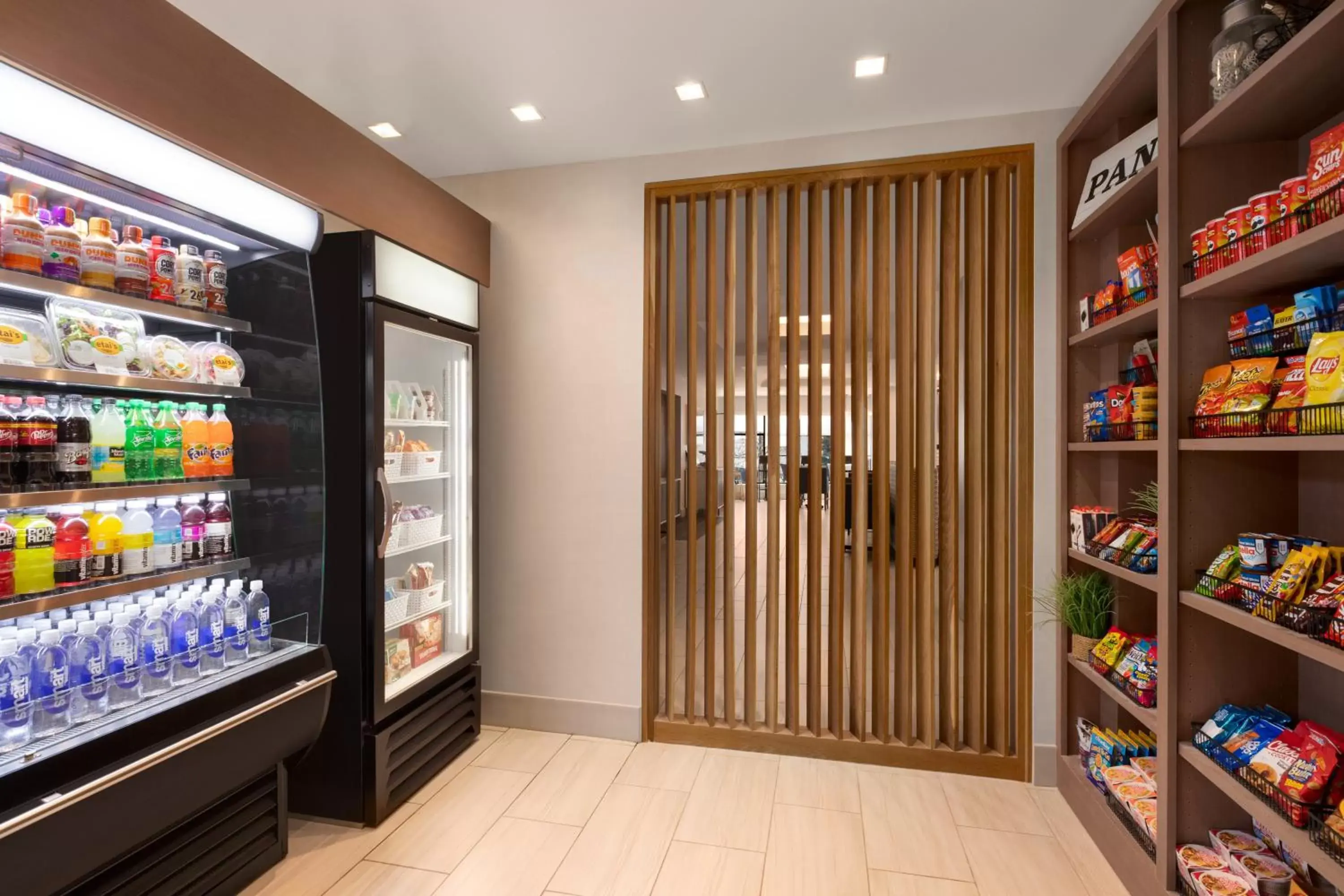 Food and drinks, Supermarket/Shops in Holiday Inn Express & Suites Denver Airport, an IHG Hotel