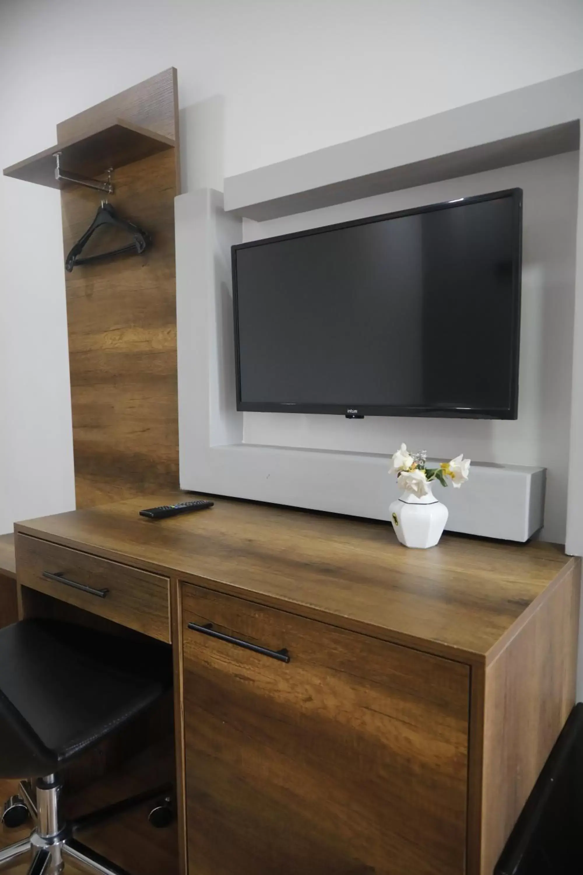 TV and multimedia, TV/Entertainment Center in Cihan Palas