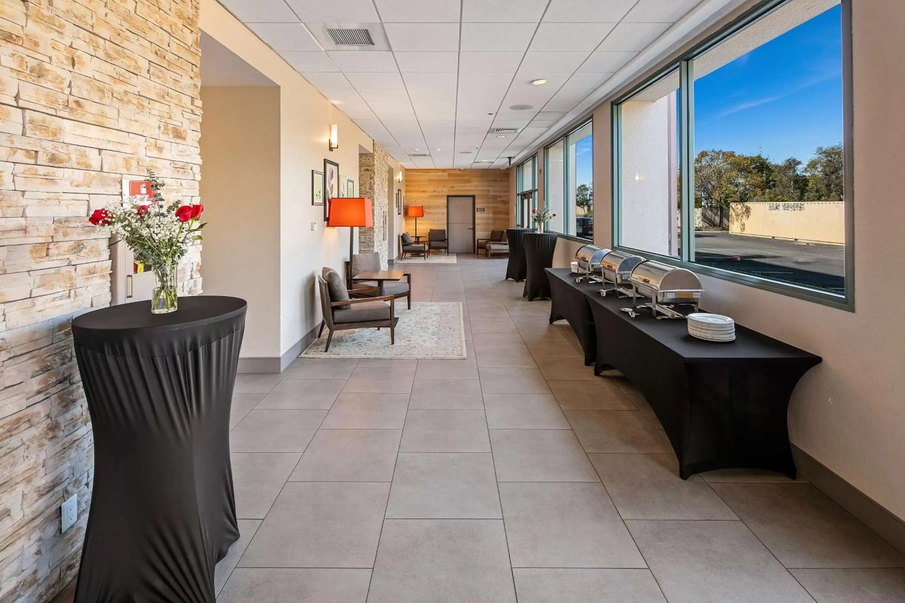 Meeting/conference room, Restaurant/Places to Eat in Country Inn & Suites by Radisson, San Diego North, CA
