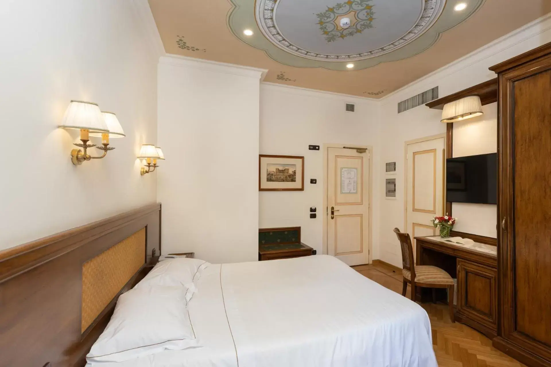 Bedroom, Bed in Hotel Adler Cavalieri