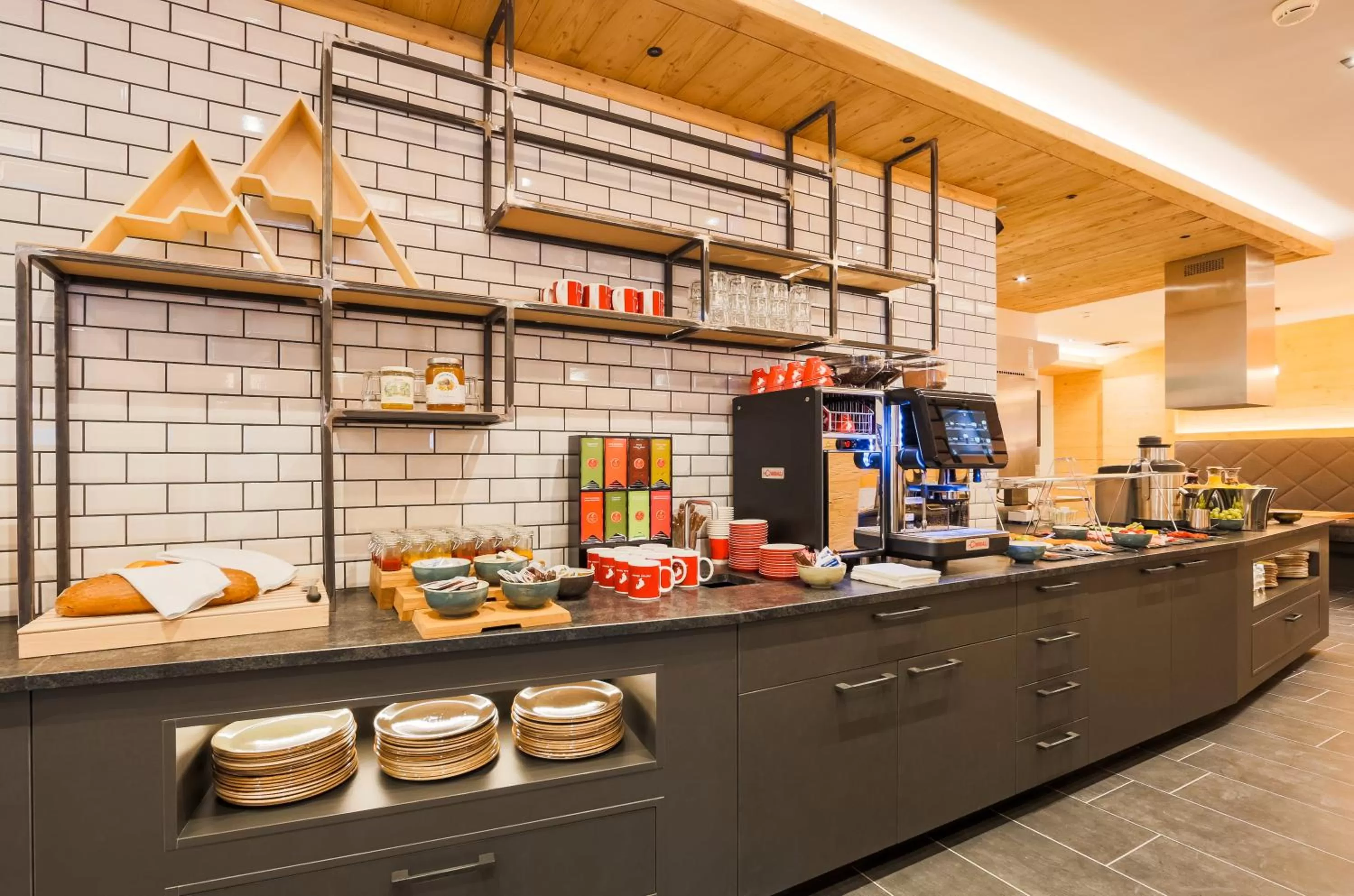 Restaurant/places to eat in AvenidA Panorama Suites