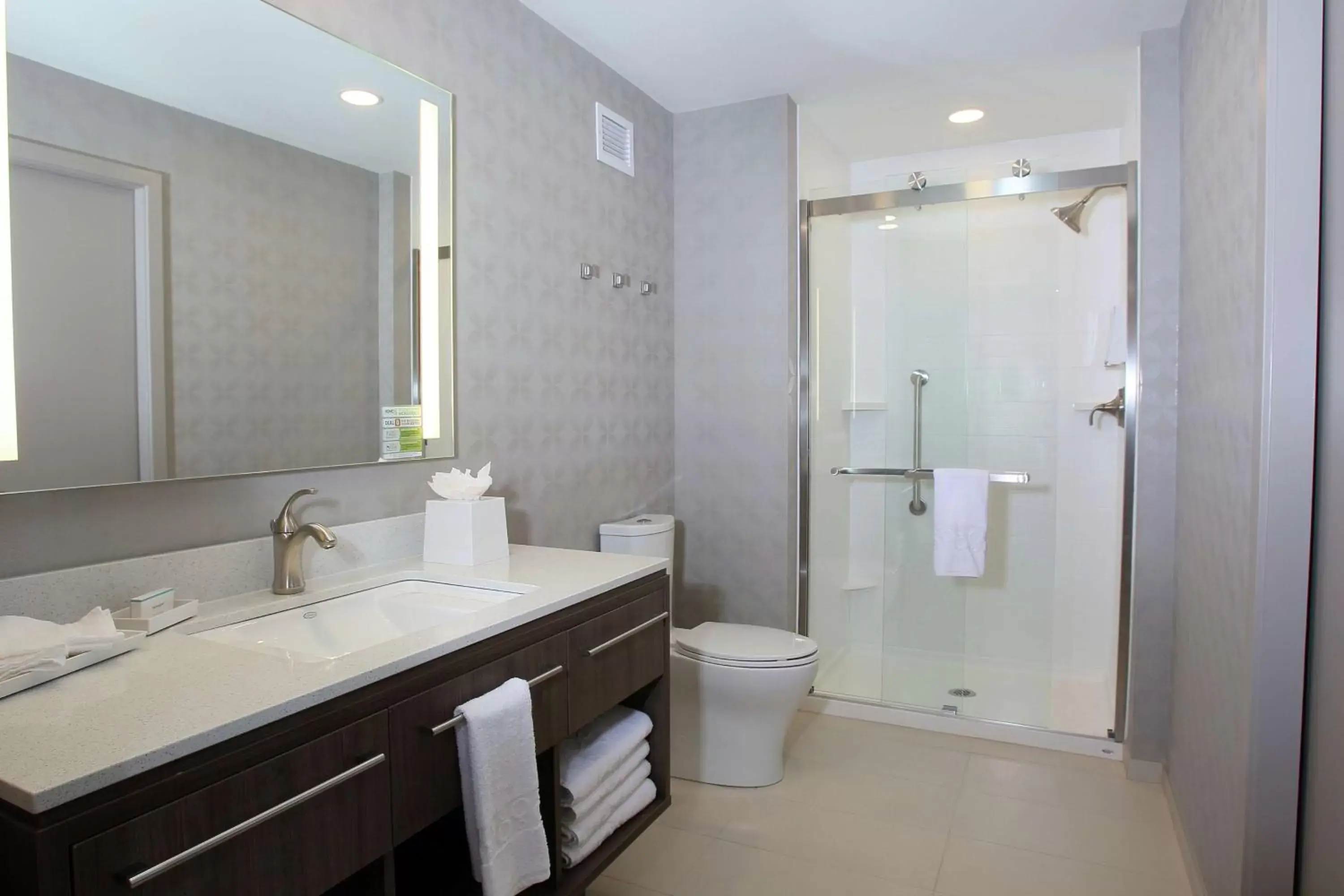 Bathroom in Home2 Suites By Hilton Nampa