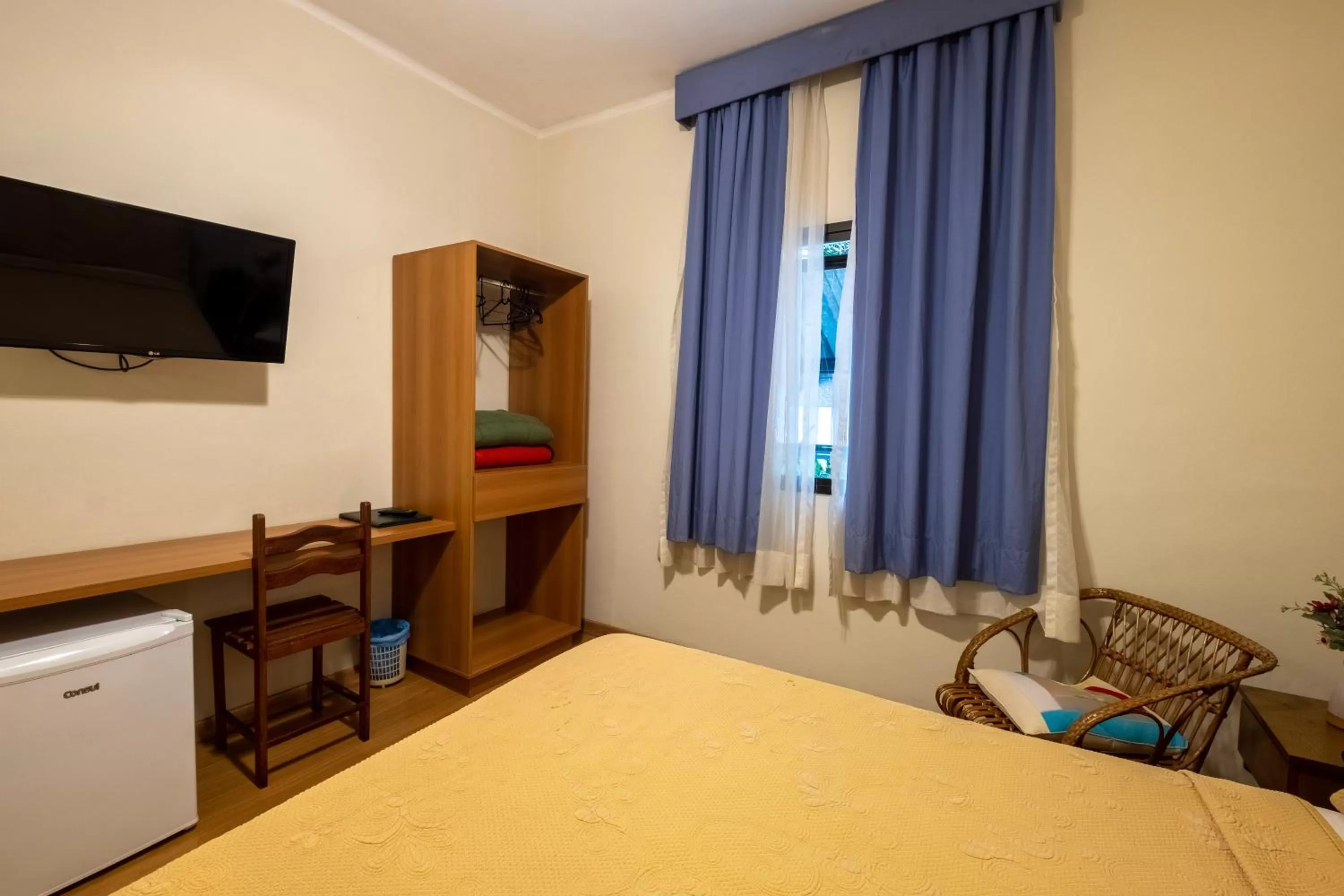 Bed in Hotel Mount Everest