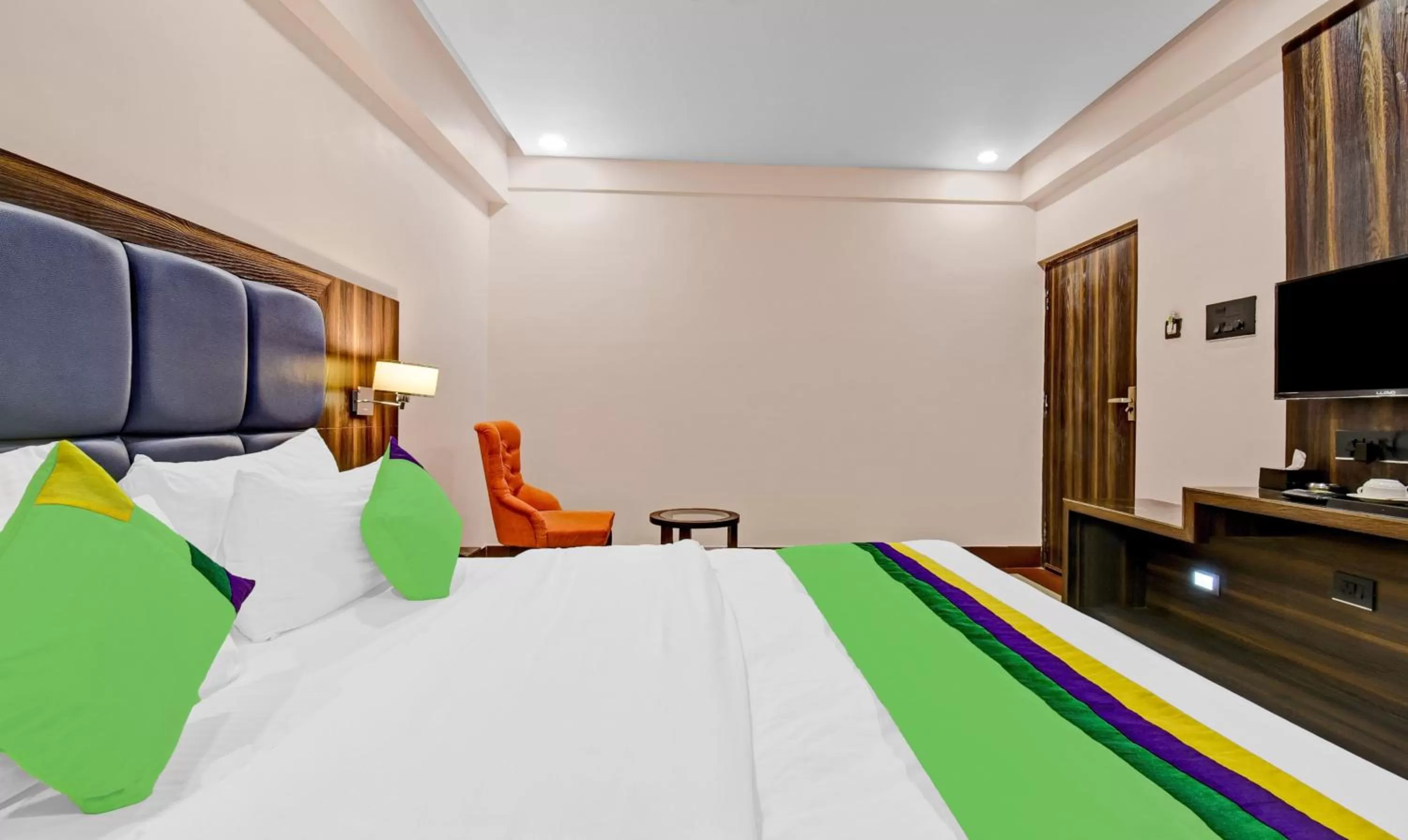 Bedroom, Bed in Treebo Trend The Pearl Bliss