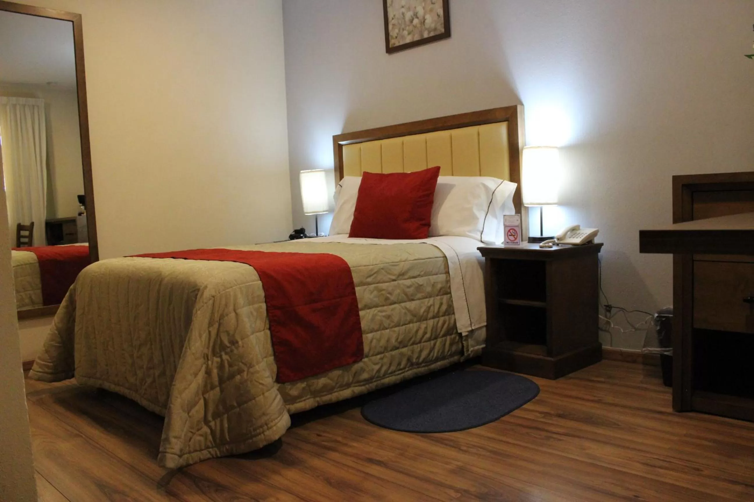 Photo of the whole room, Bed in Hotel JYE by Serranillo, Mineral del Monte Hgo