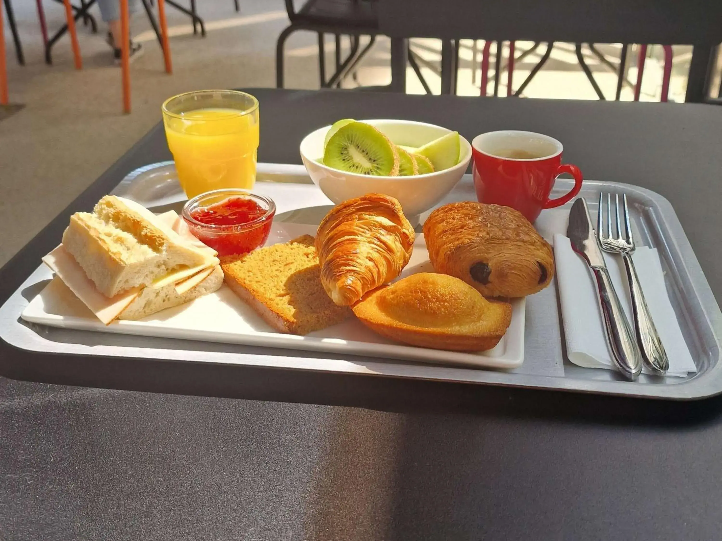 Breakfast in Ibis budget Dijon Centre Clemenceau