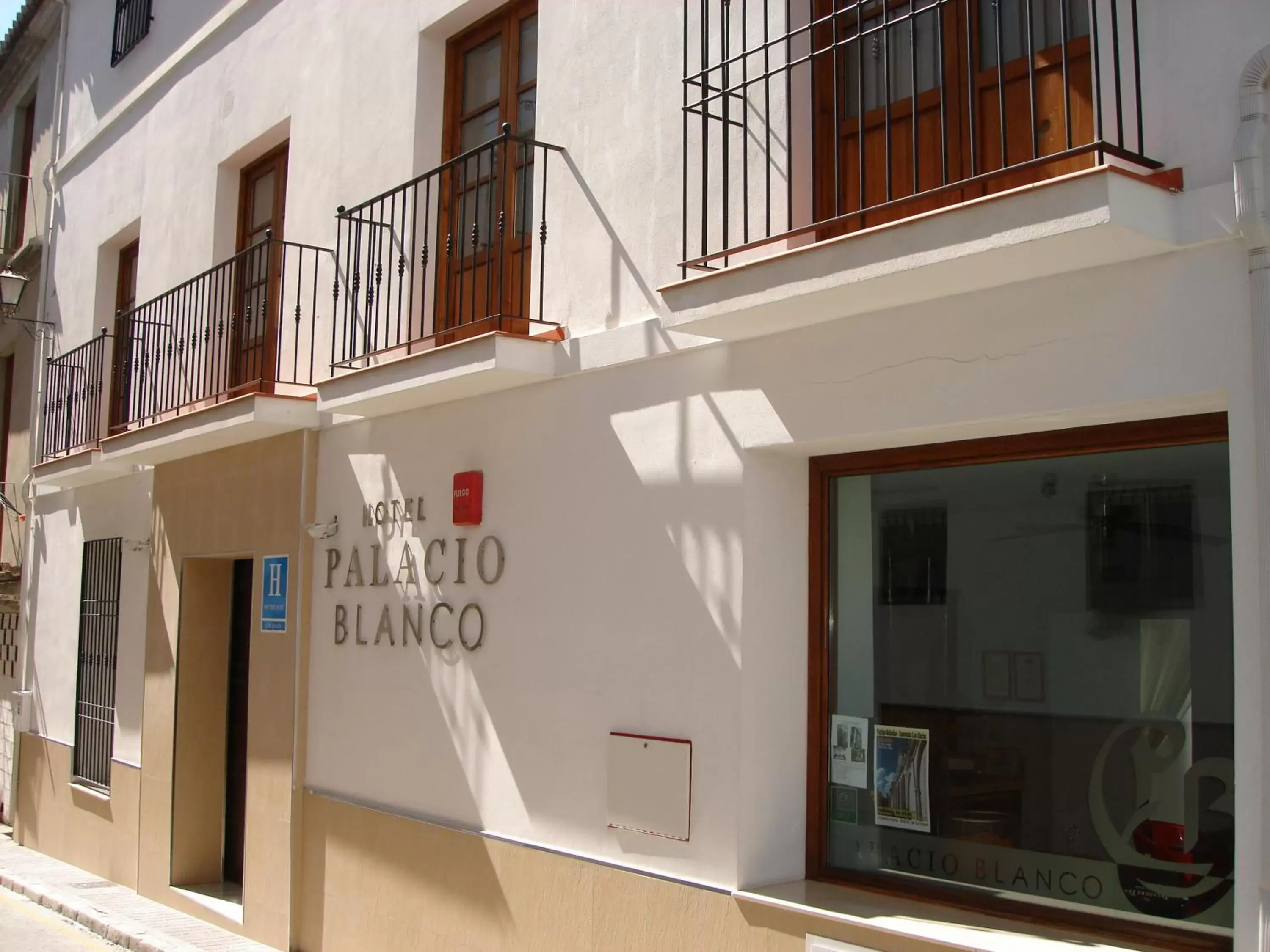 Facade/entrance, Property Building in Hotel Palacio Blanco