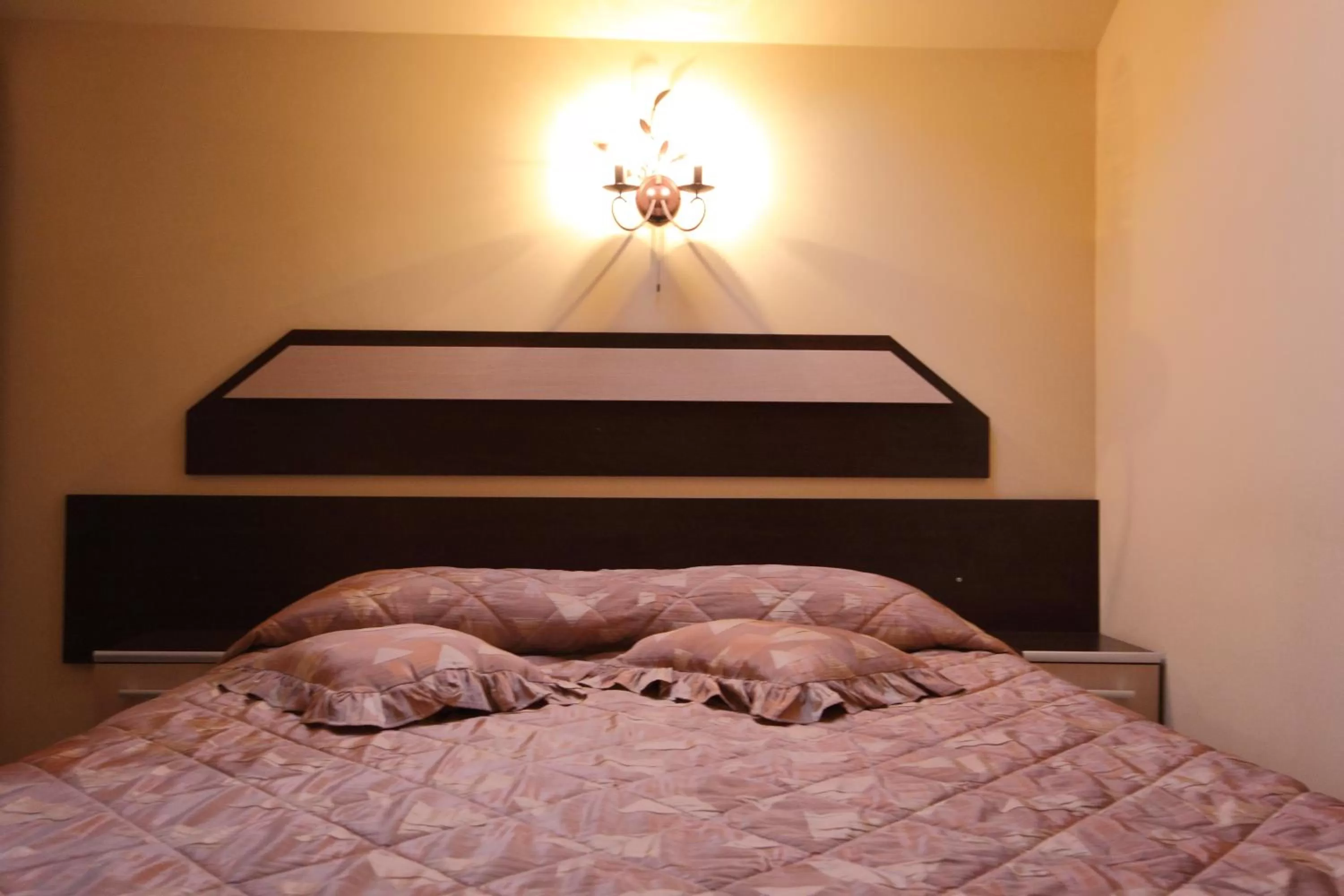 Bed in Complex Turistic Le Baron