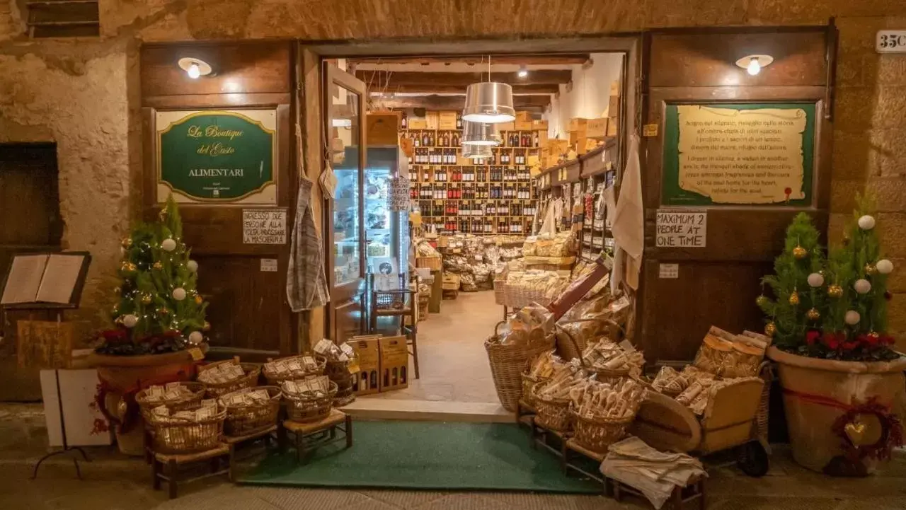 On-site shops in PALAZZO DEL CAPITANO Wellness & Relais - Luxury Borgo Capitano Collection