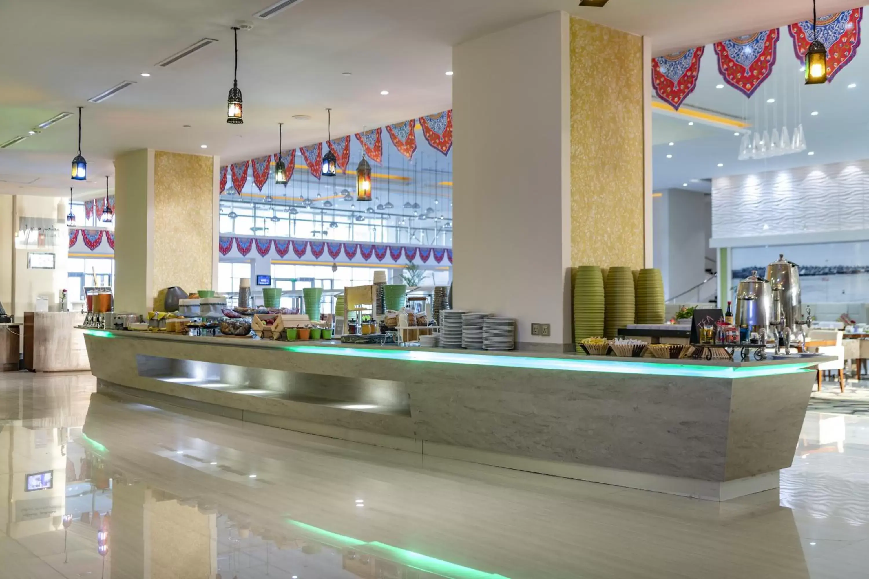 Food and drinks, Lounge/Bar in Radisson Blu Resort Jizan