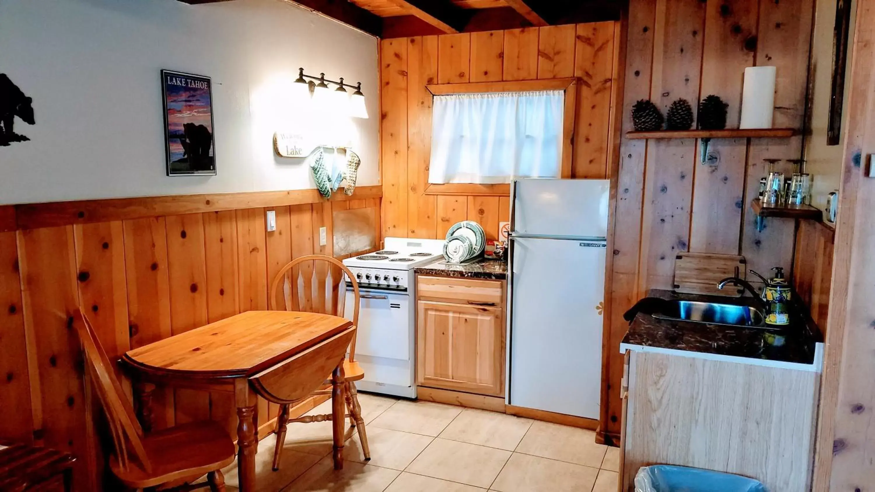 Kitchen/Kitchenette in The Washoe Lodge