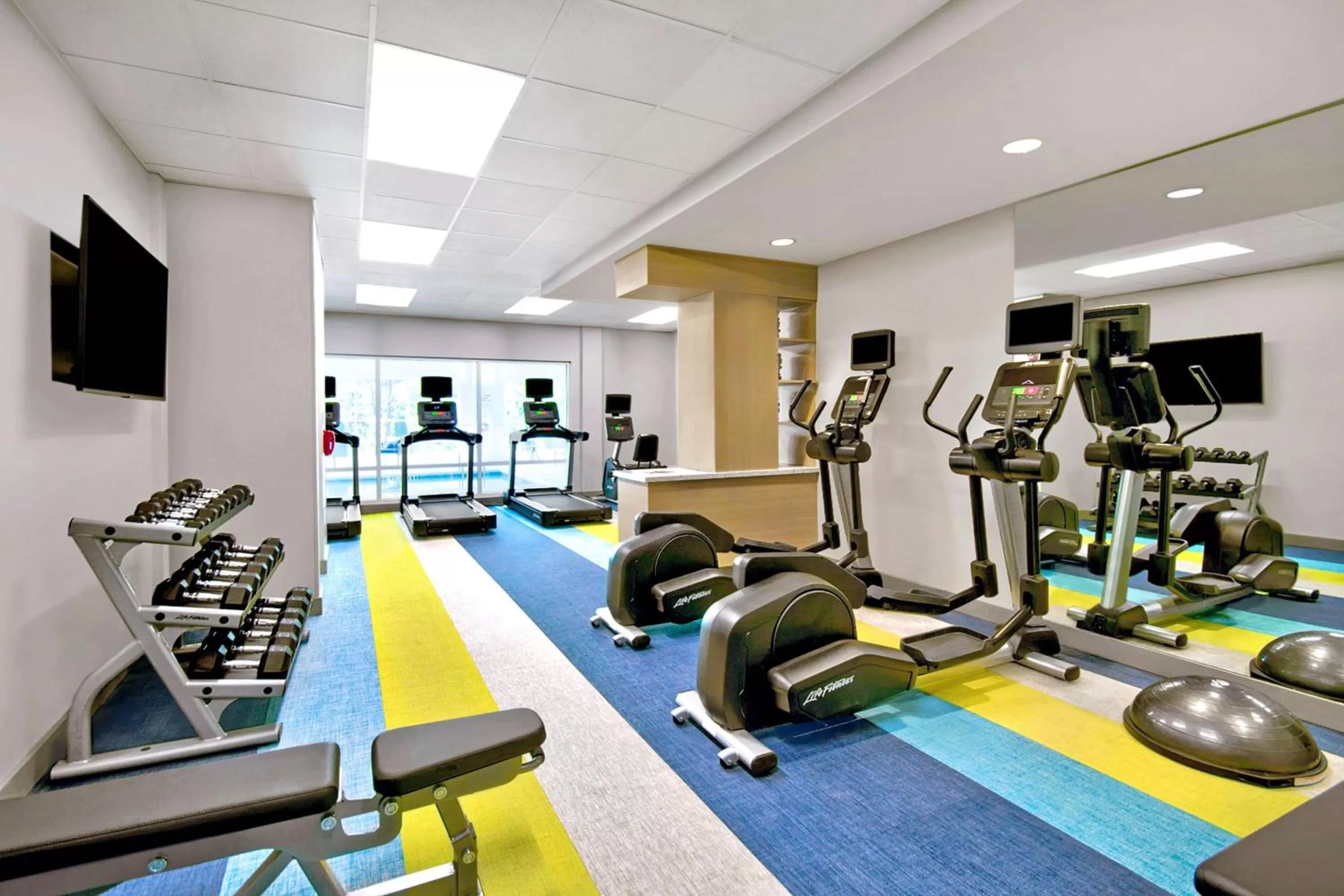 Fitness centre/facilities in TownePlace Suites by Marriott Asheville West