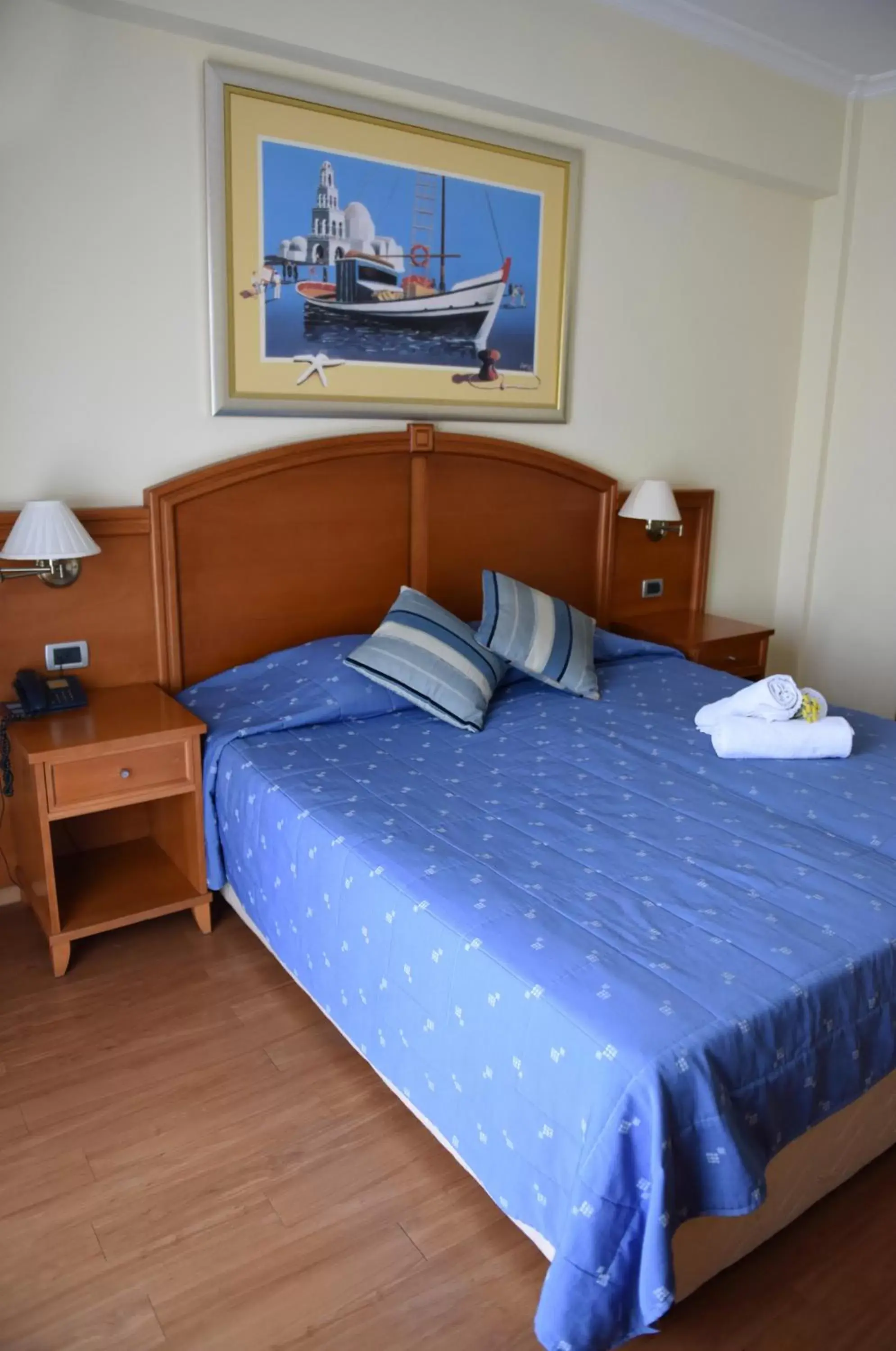 Photo of the whole room, Bed in Blue Sea Hotel Photo of the whole room, Bed in Blue Sea Hotel