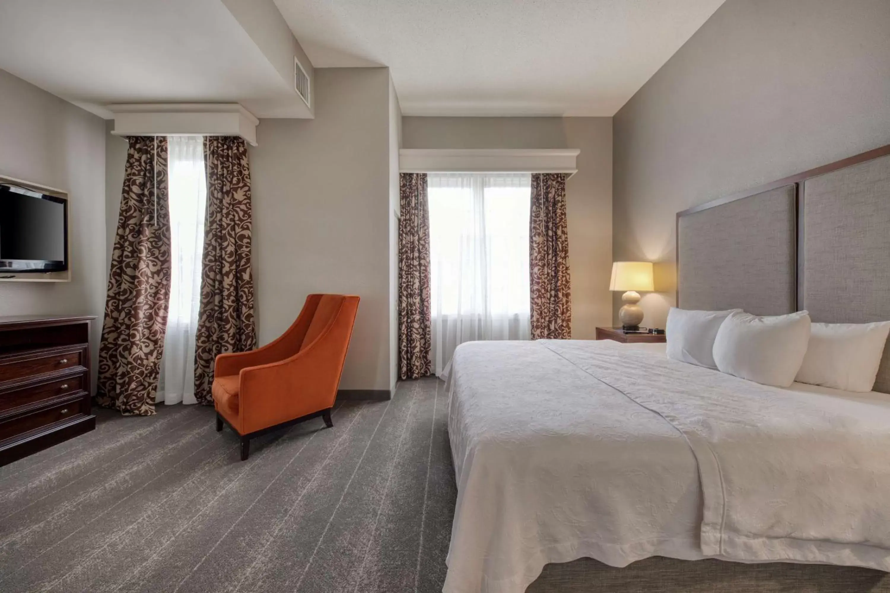 Bed in Homewood Suites by Hilton Olmsted Village