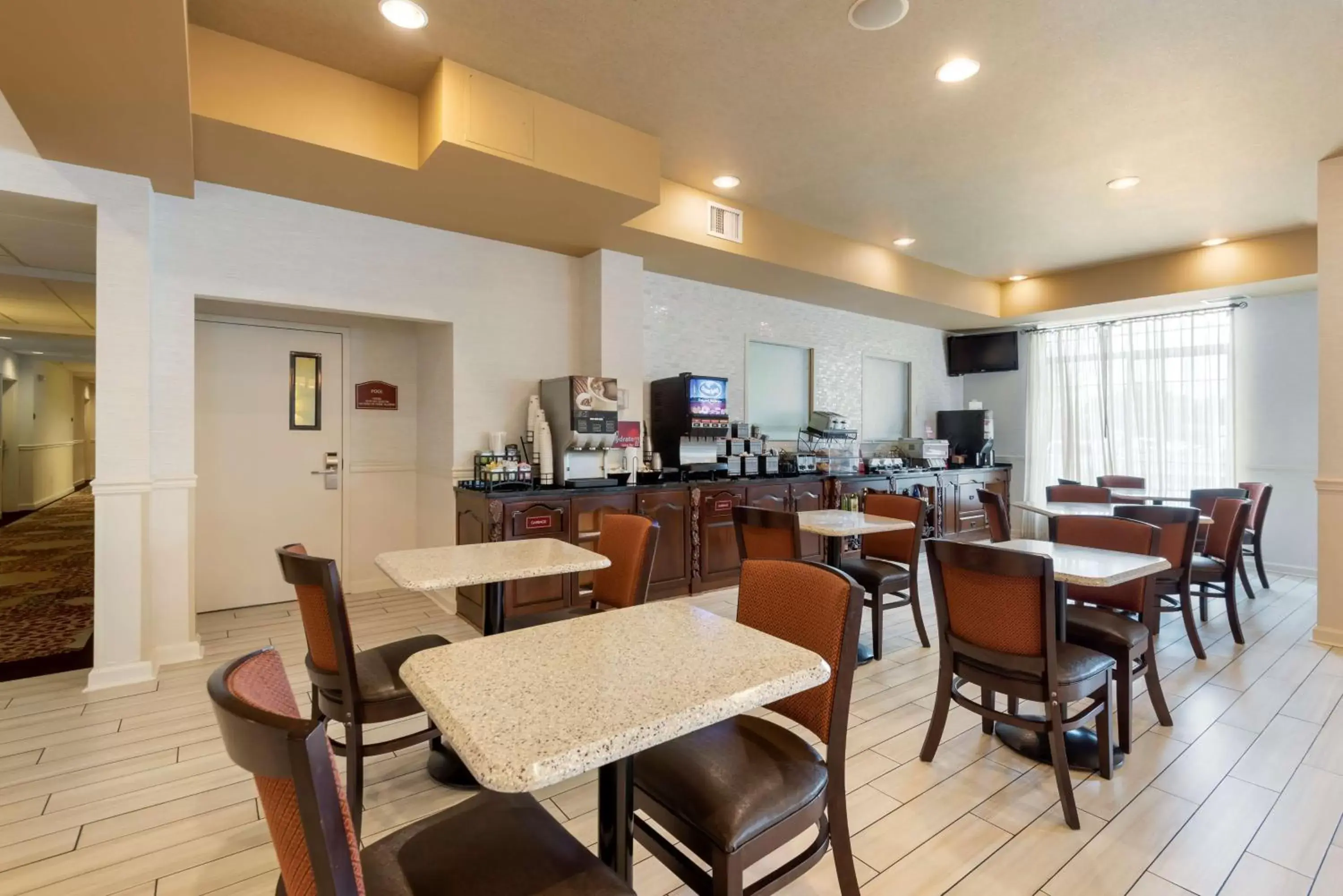 Breakfast, Restaurant/Places to Eat in Best Western PLUS Vineyard Inn and Suites