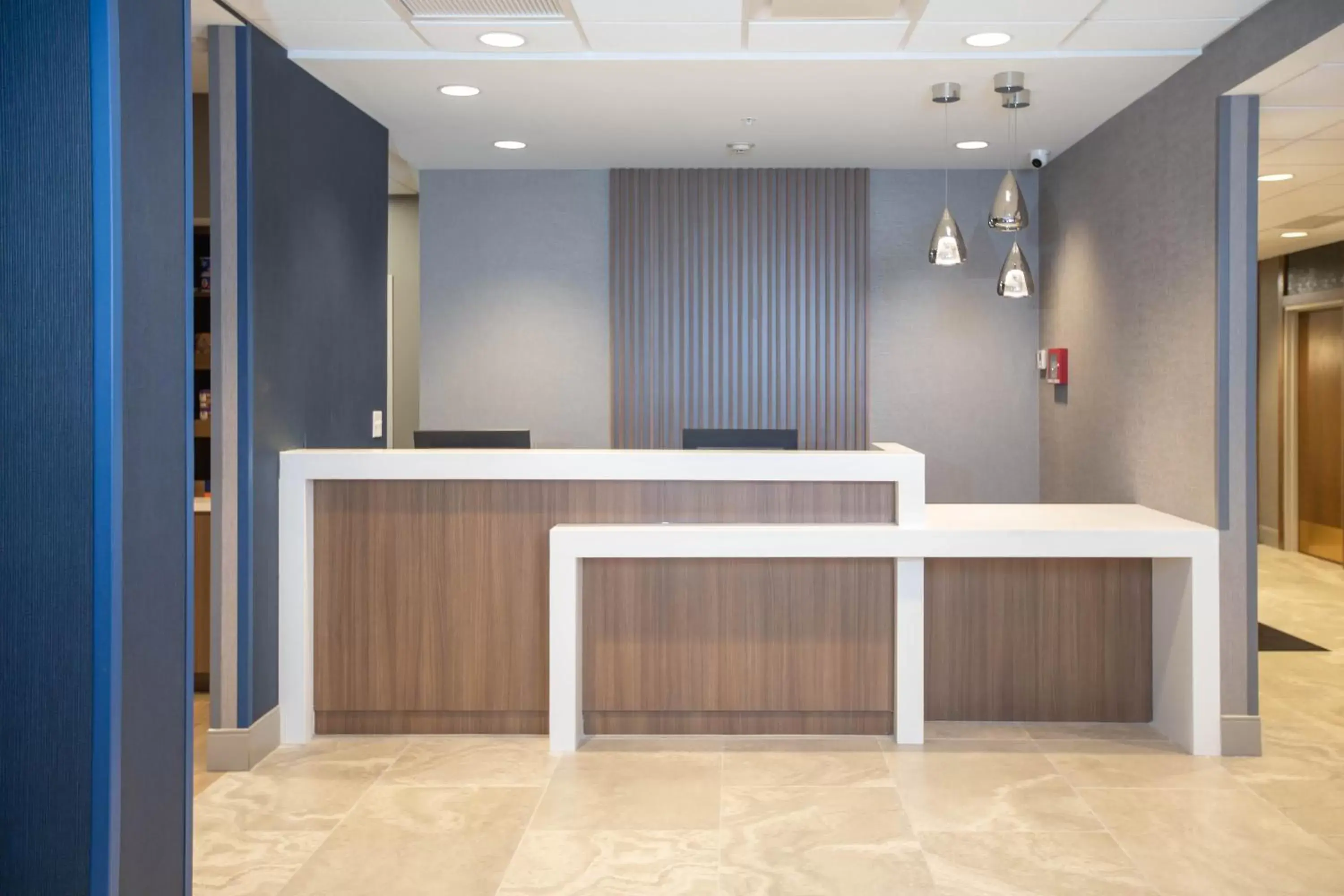 Lobby or reception in Candlewood Suites - Cleveland South - Independence, an IHG Hotel